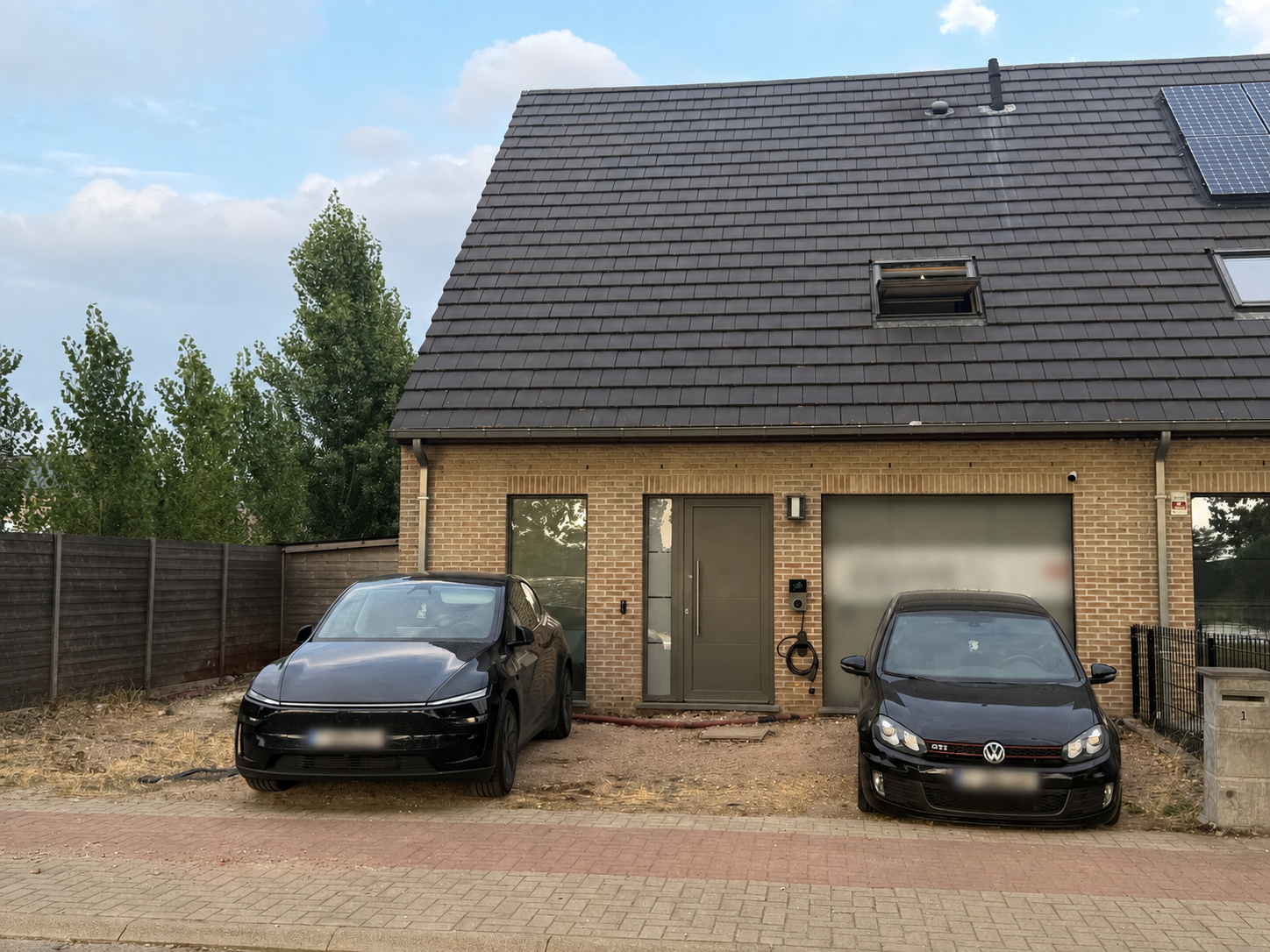 Recente halfopen bebouwing met 3 slaapkamers in woonwijk - foto 2