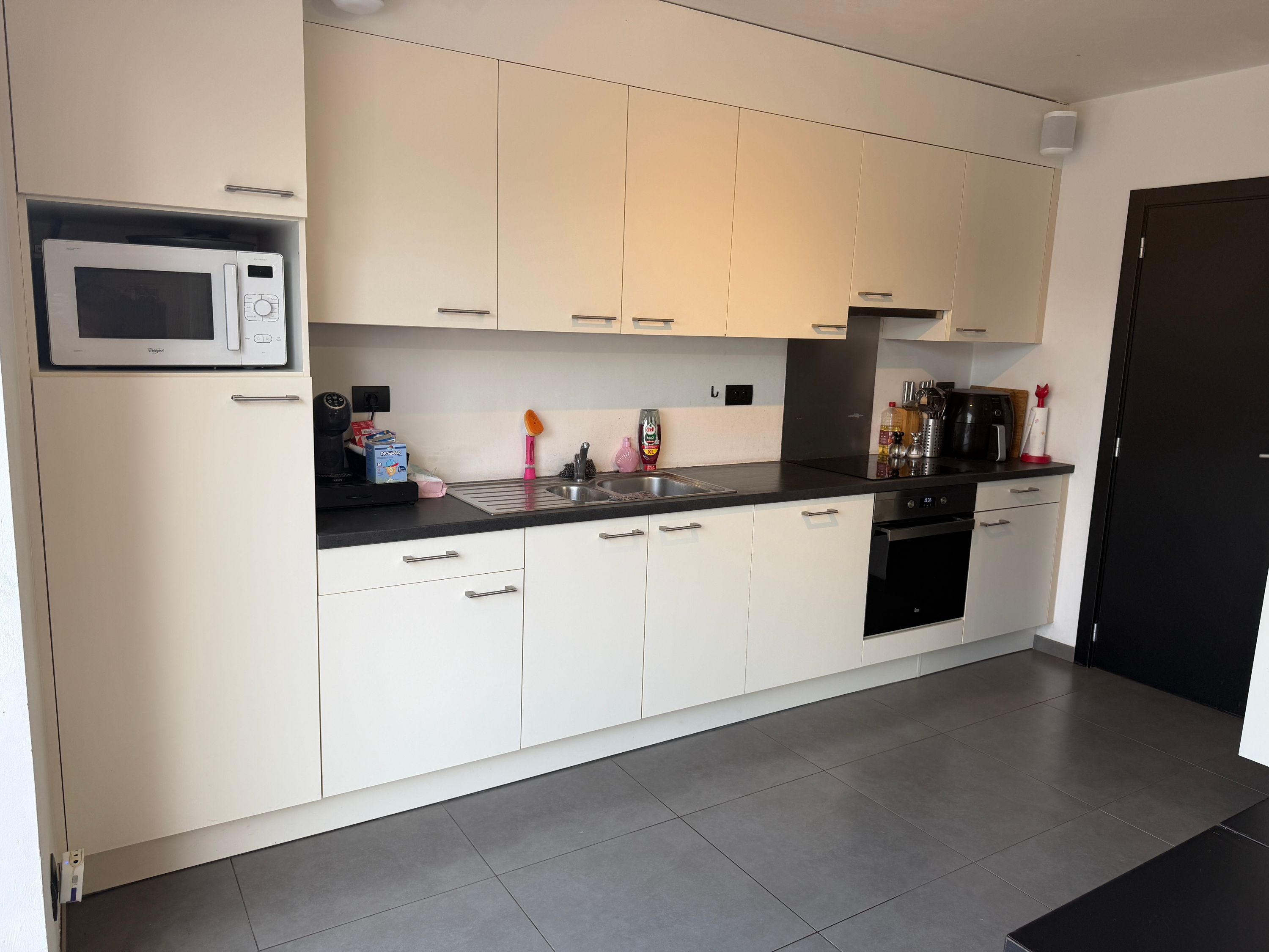 Recente halfopen bebouwing met 3 slaapkamers in woonwijk - foto 6