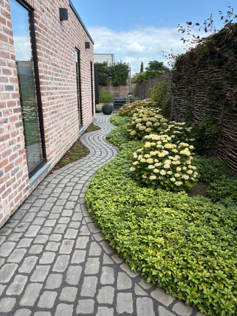 Recente halfopen bebouwing met hoge afwerkingsgraad - foto 9