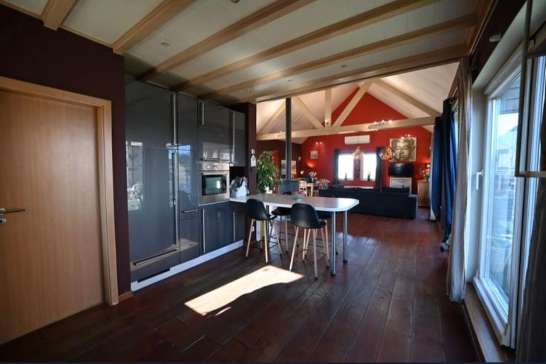 Bien unique : Volumes et luminosité : 450m2  + caves de 200m2  - foto 8