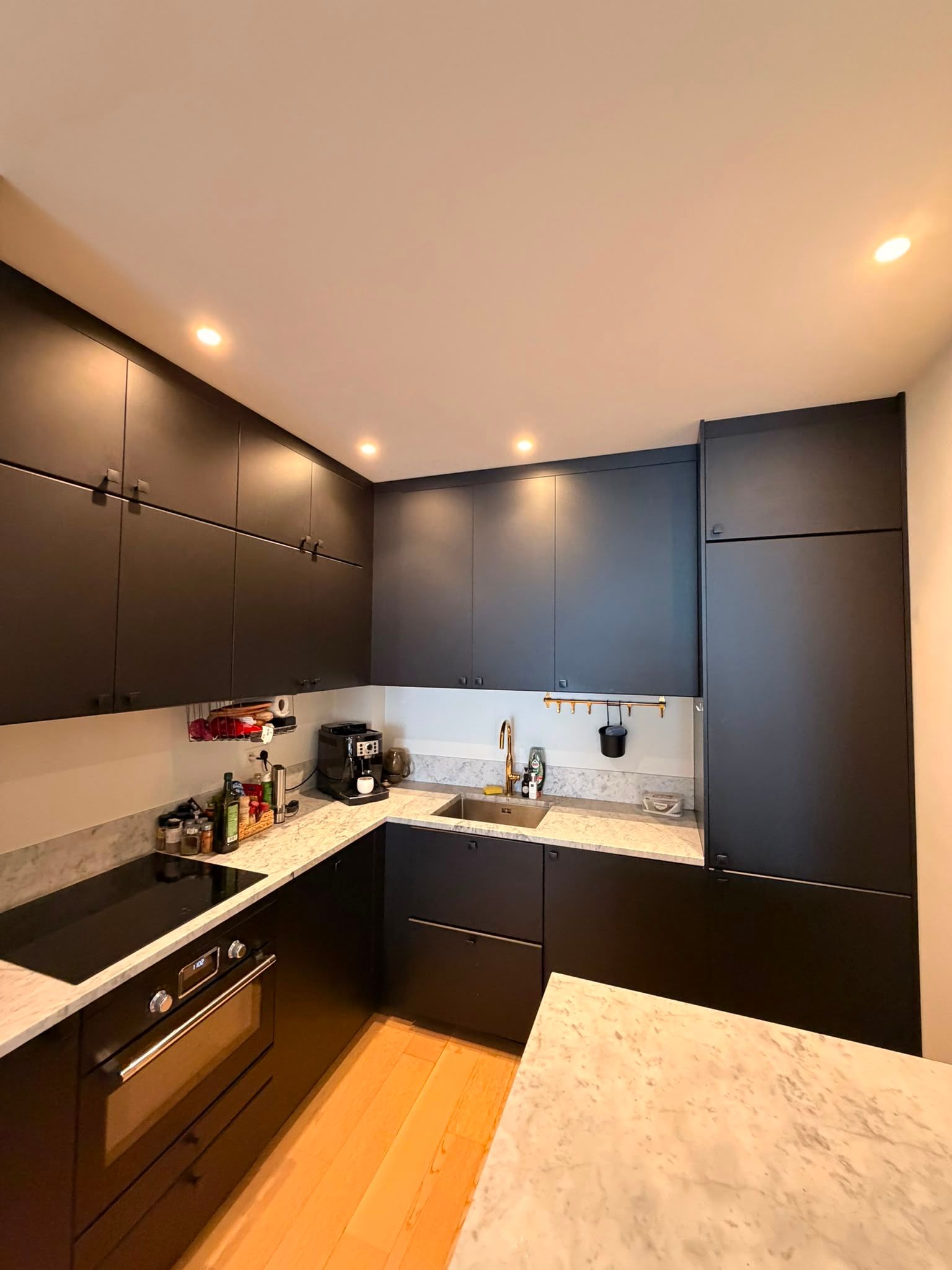 Gelijkvloers 2 slaapkamers appartement met tuin van 110 m², gerenoveerd in 2020 - foto 10