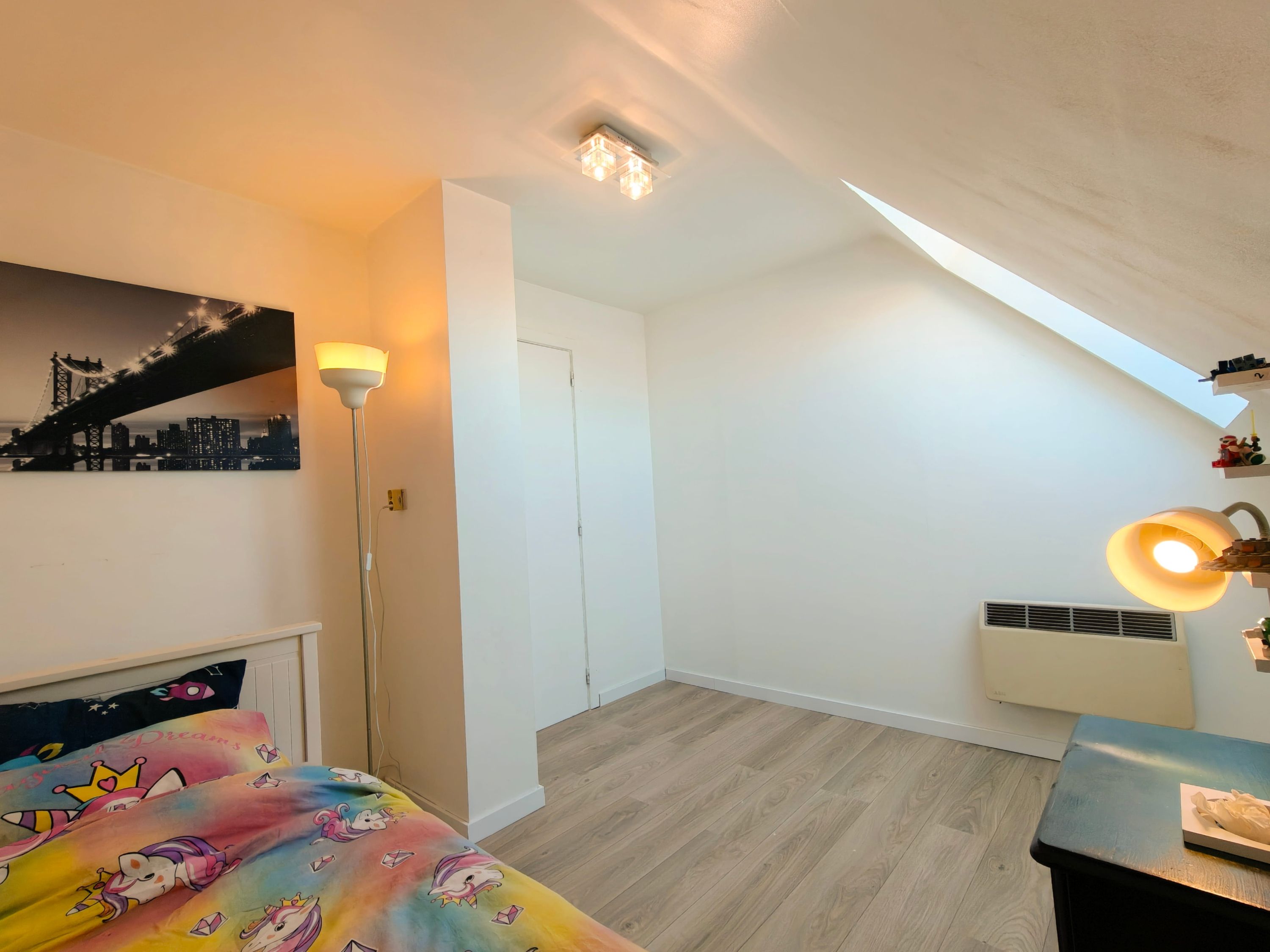 Lichtrijke instapklare villa in landelijke omgeving met tuin, garage en 4SLPK. - foto 12