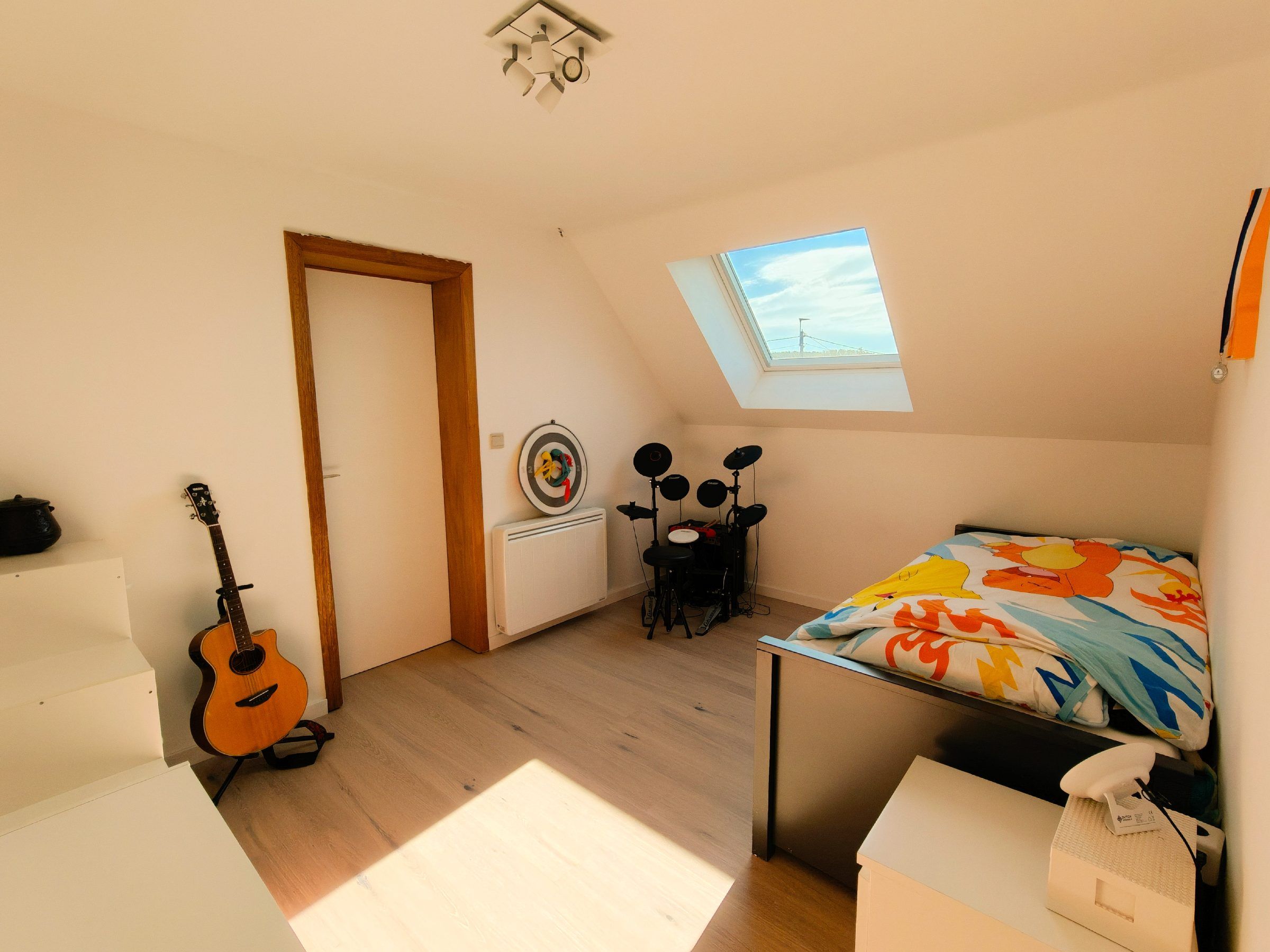 Lichtrijke instapklare villa in landelijke omgeving met tuin, garage en 4SLPK. - foto 11