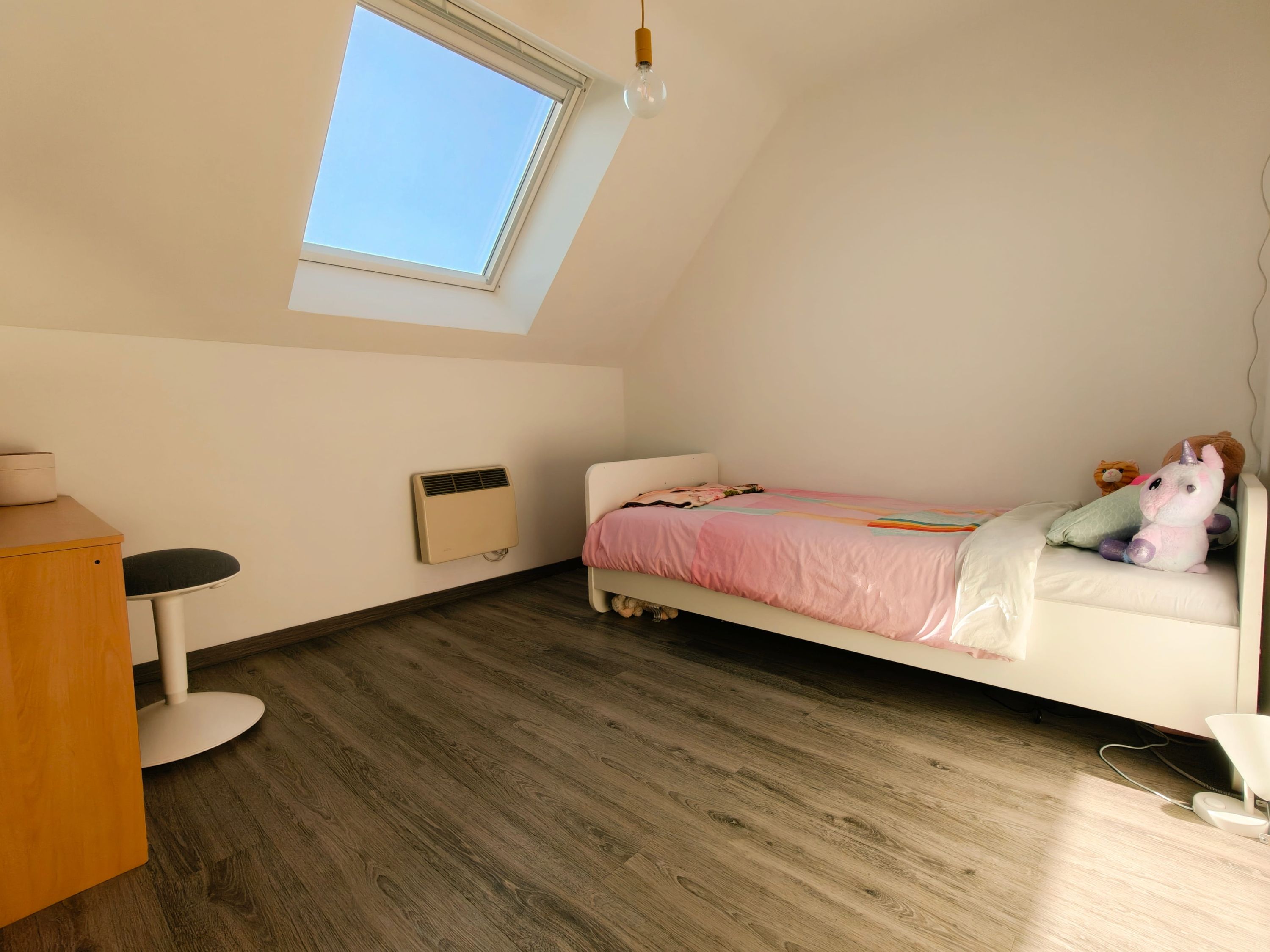 Lichtrijke instapklare villa in landelijke omgeving met tuin, garage en 4SLPK. - foto 15