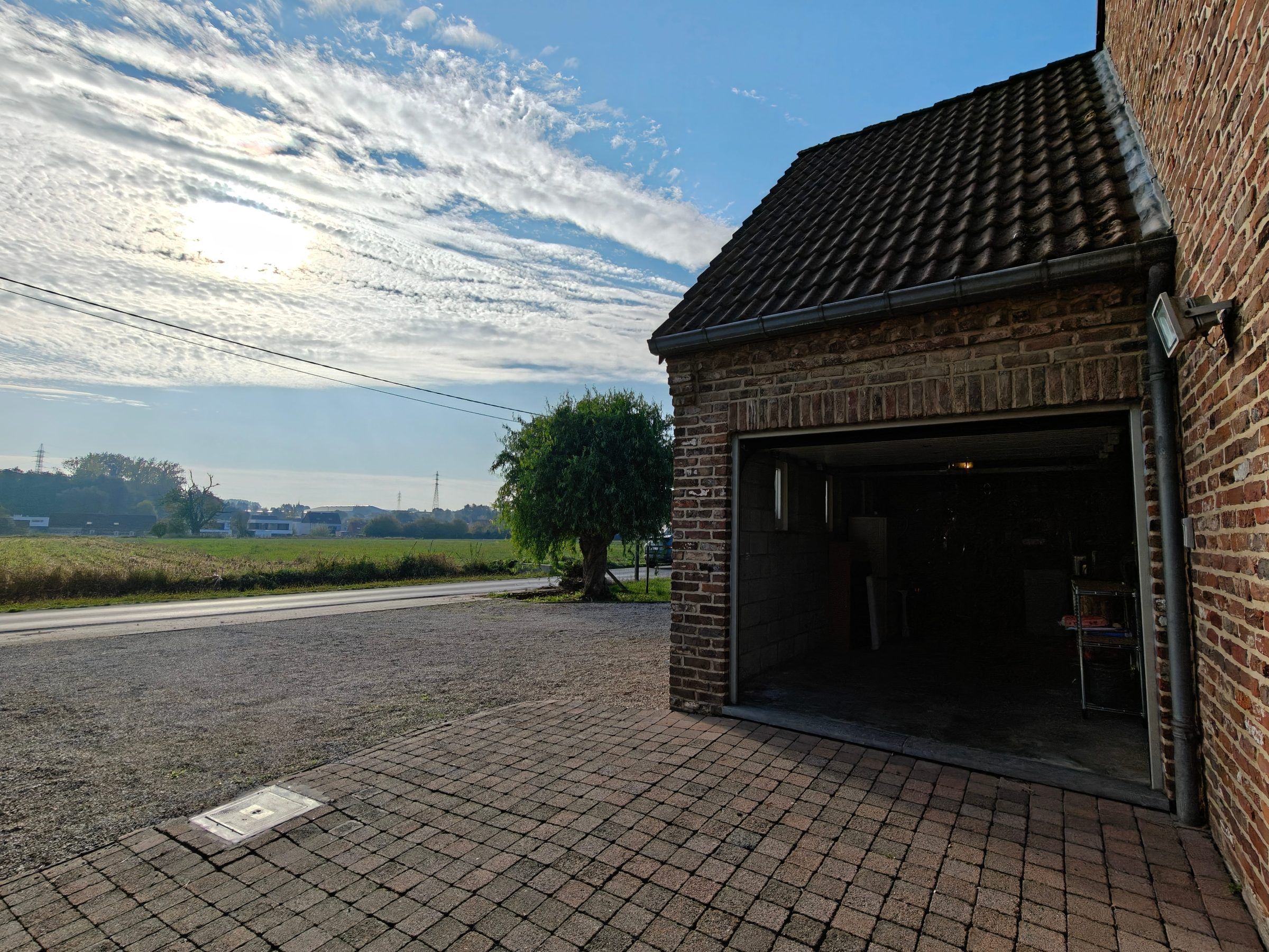 Lichtrijke instapklare villa in landelijke omgeving met tuin, garage en 4SLPK. - foto 22
