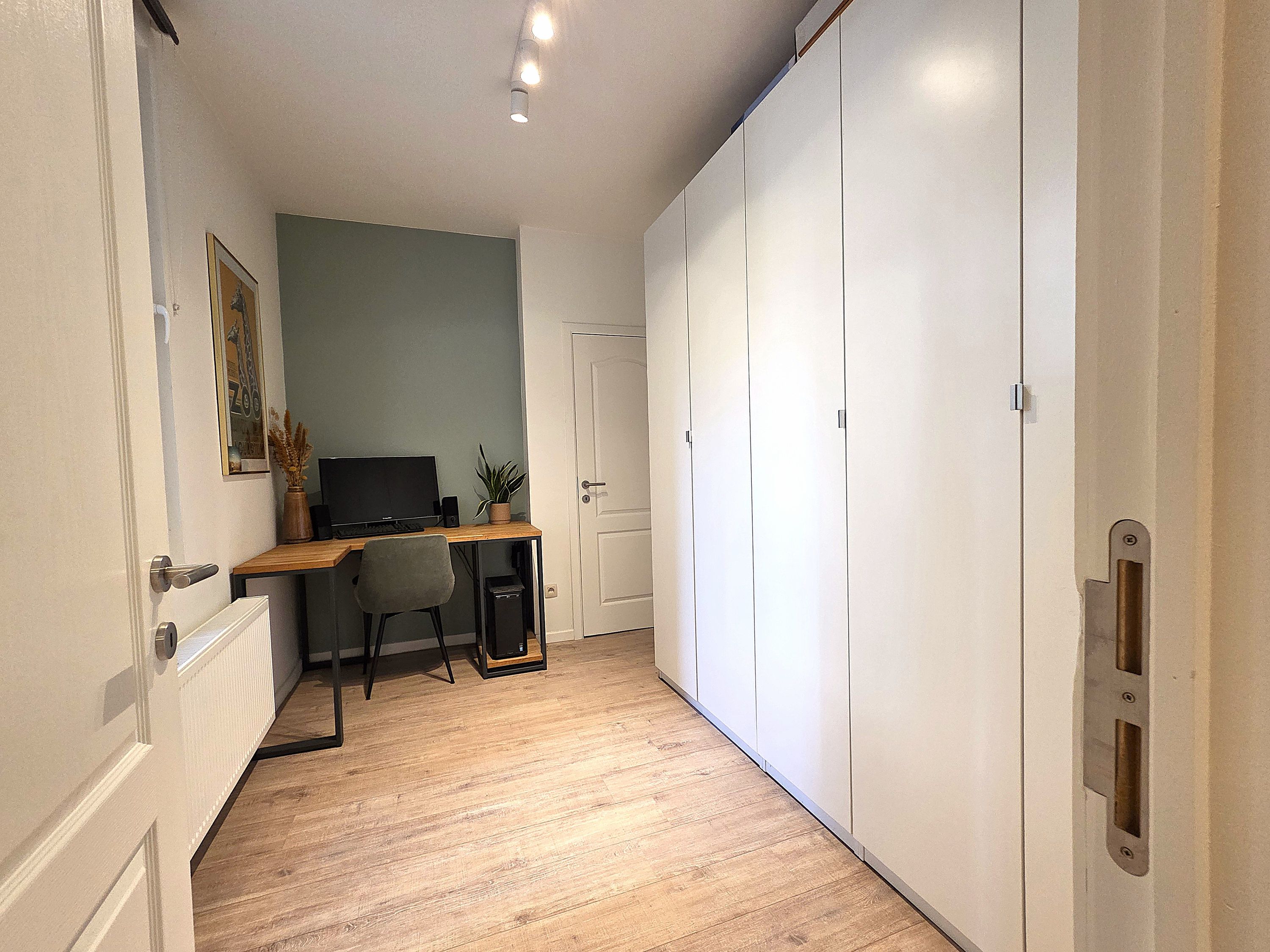 Instapklaar appartement met 2 slaapkamers en gezellige tuin - foto 5