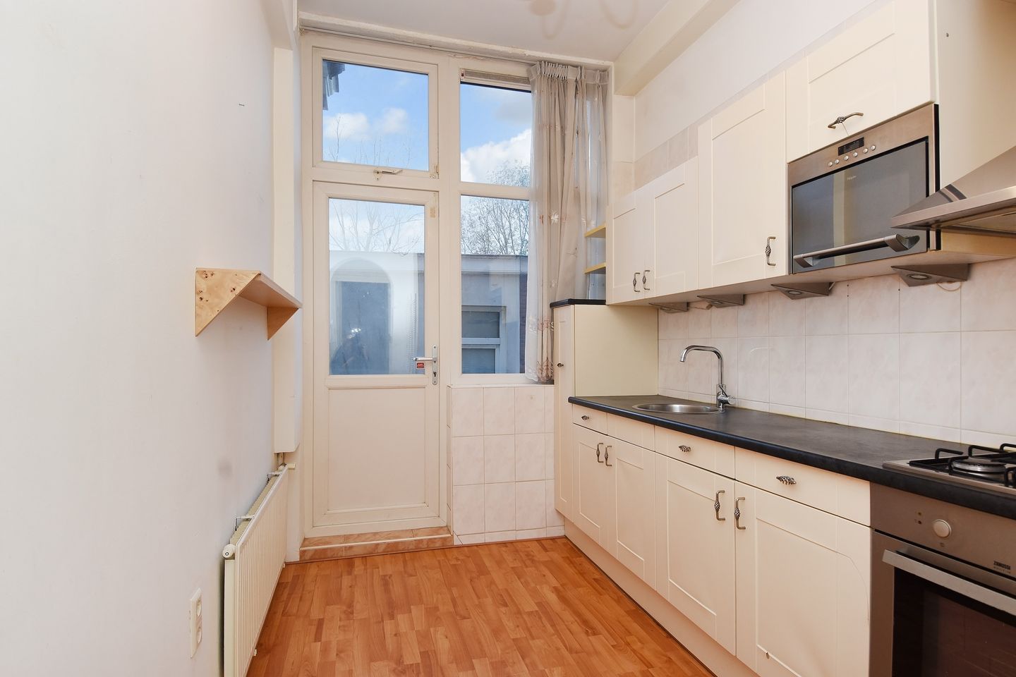 NETTE 2/3-KAMER 1E ETAGEWONING MET ENERGIELABEL D, ZONNIG BALKON. - foto 2