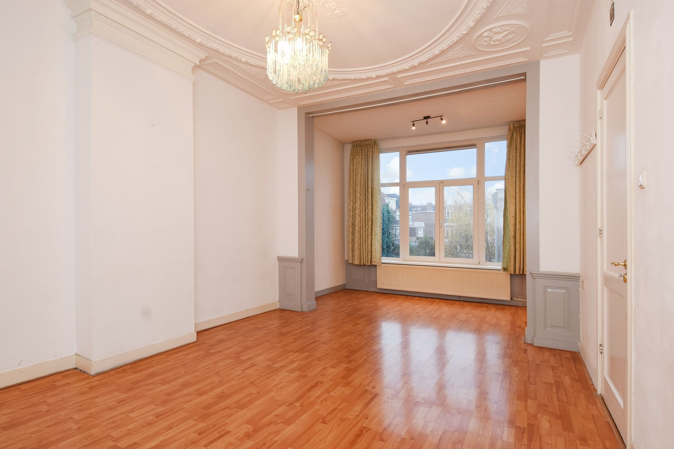 NETTE 2/3-KAMER 1E ETAGEWONING MET ENERGIELABEL D, ZONNIG BALKON. - foto 3