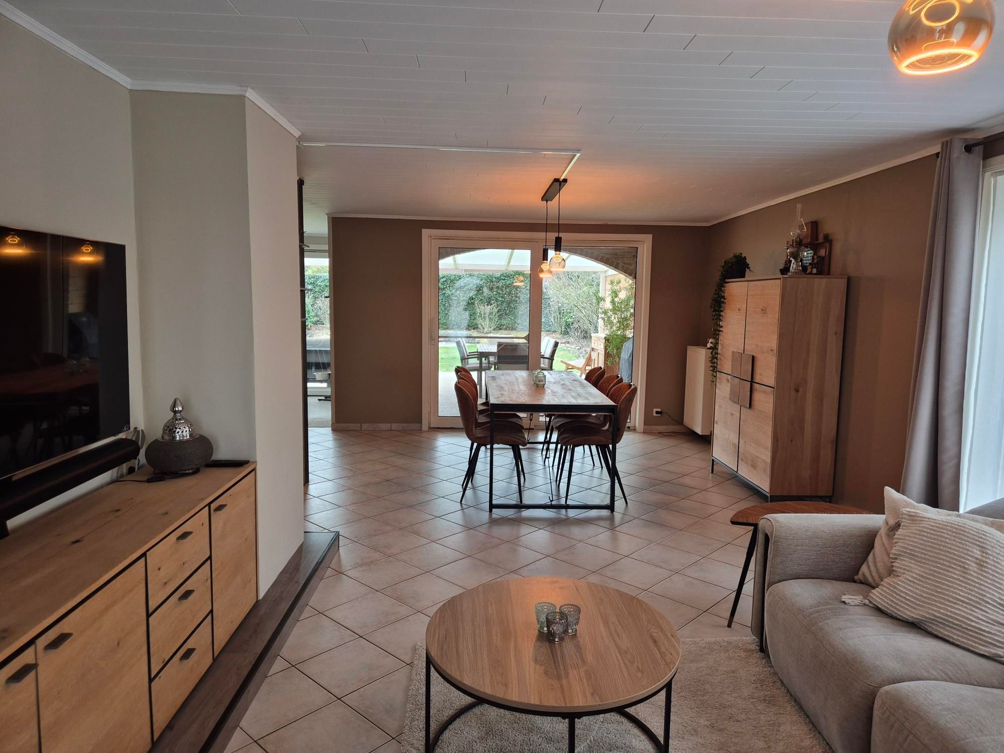 Instapklare woning met 4 slpk's en royale tuin met terras - foto 5