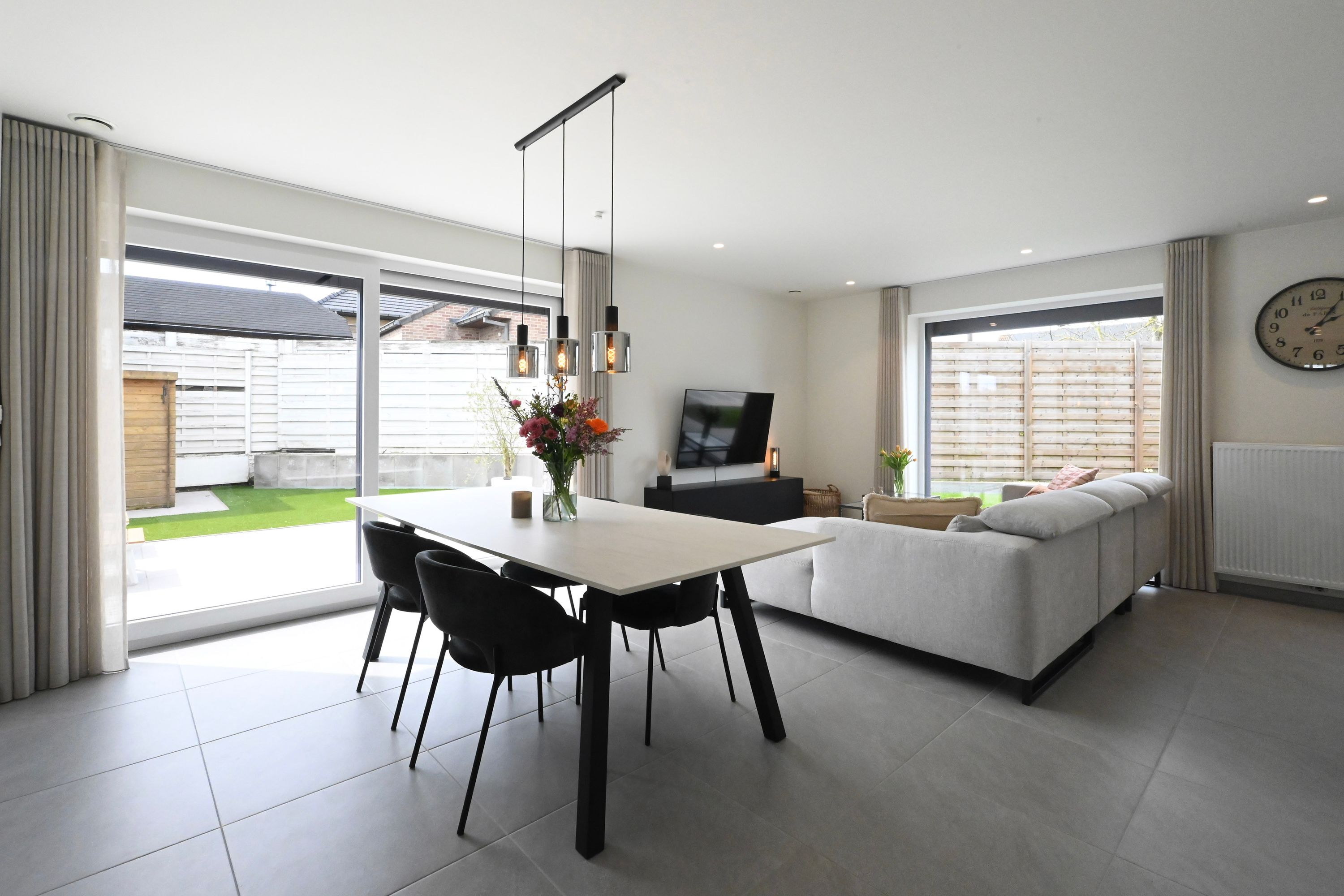 Recente, energiezuinige woning met zonnige tuin - foto 2