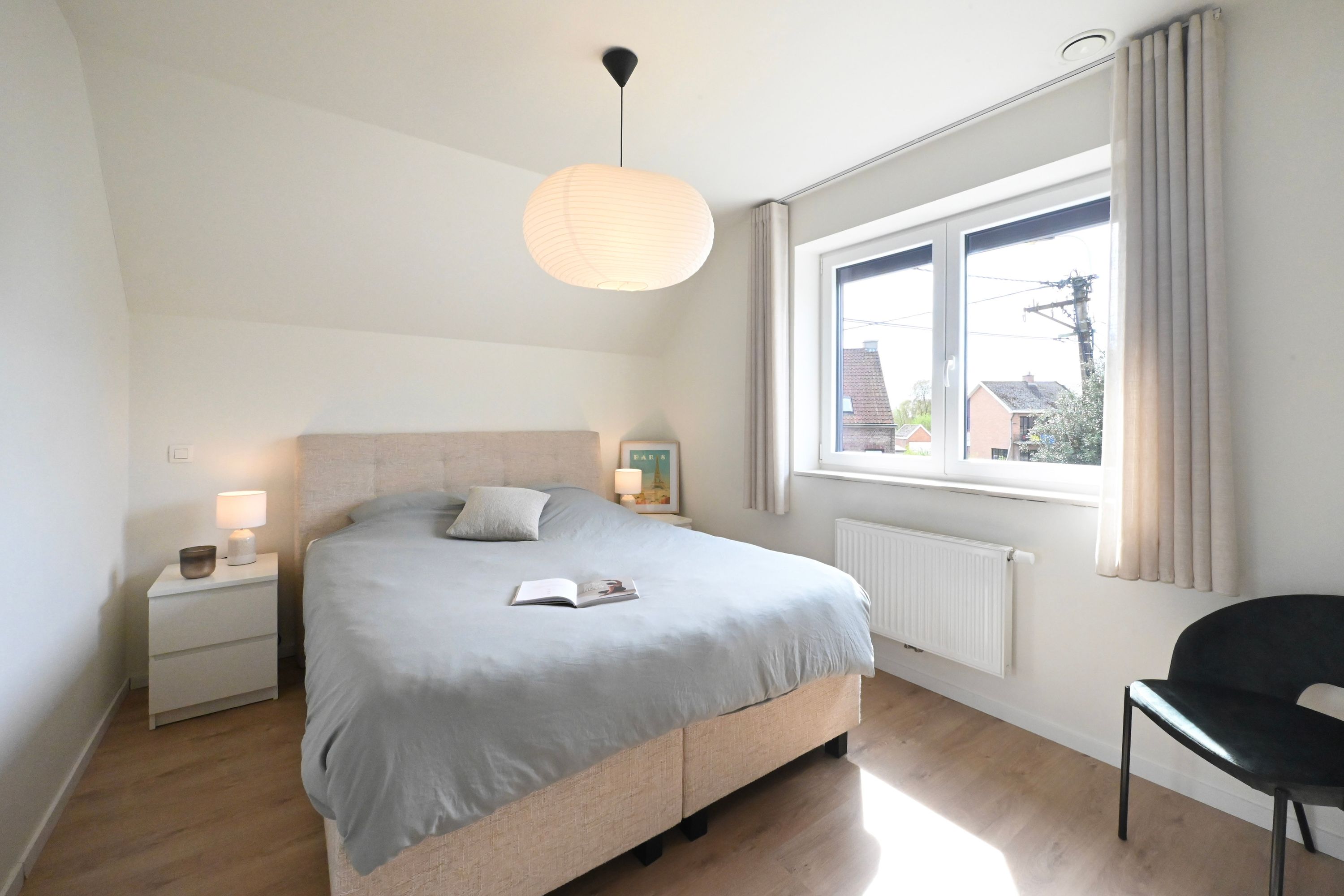 Recente, energiezuinige woning met zonnige tuin - foto 9