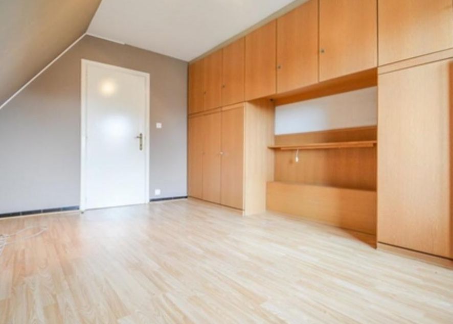 Alleenstaande woning dichtbij school en centrum en oprit E17.  - foto 10