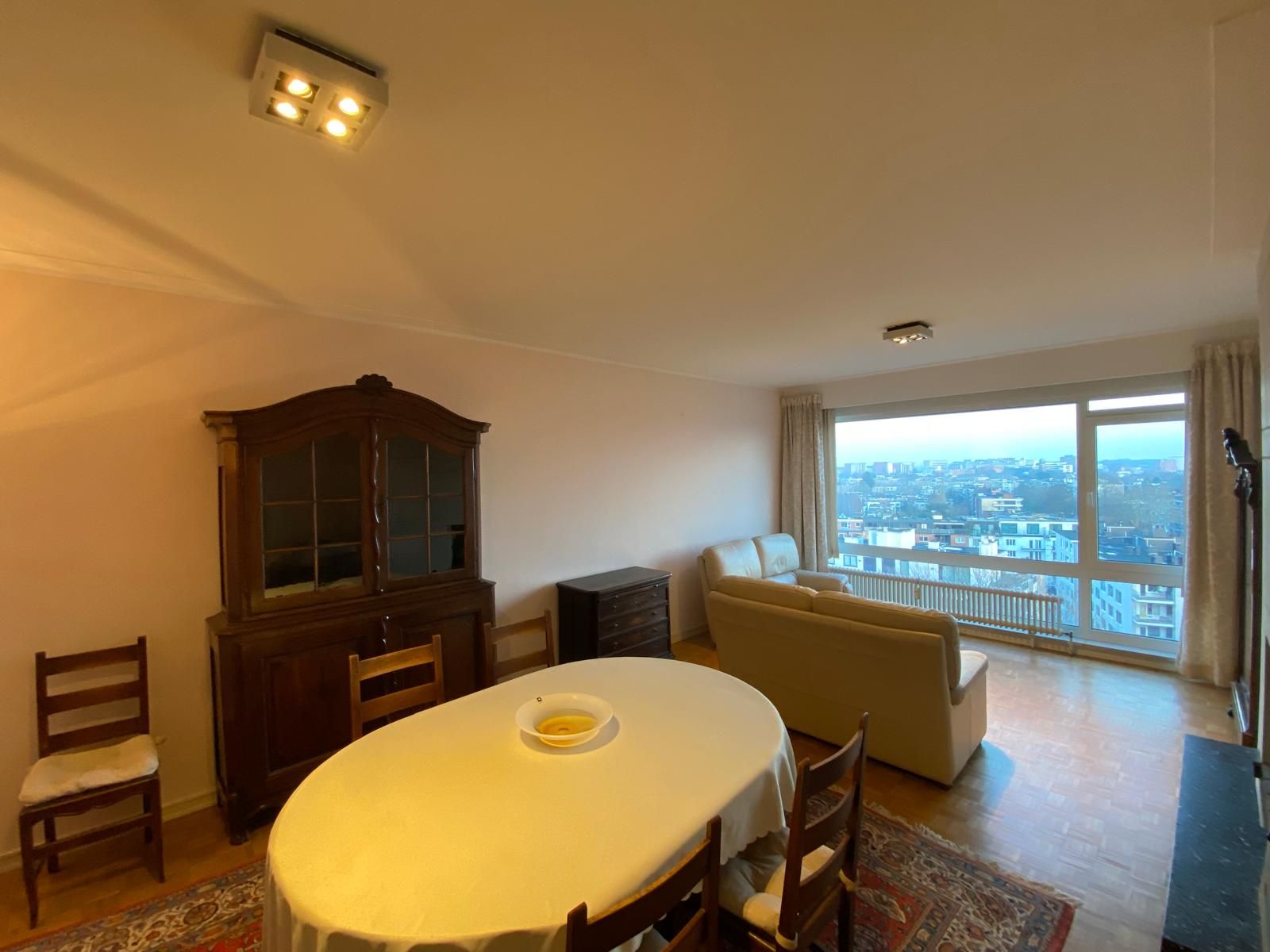 Lichtrijk appartement met panoramisch uitzicht op toplocatie - foto 2