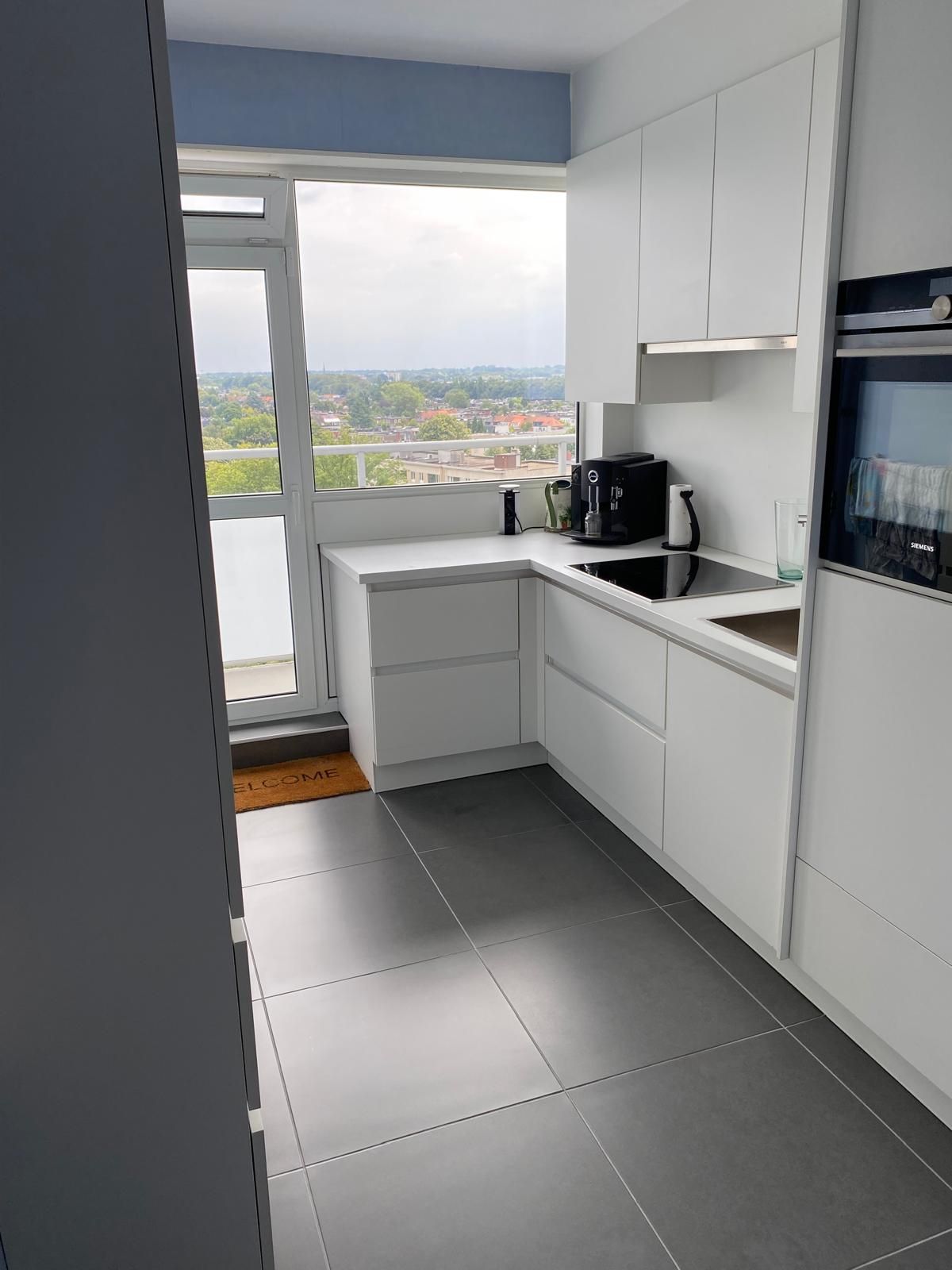 Lichtrijk appartement met panoramisch uitzicht op toplocatie - foto 3