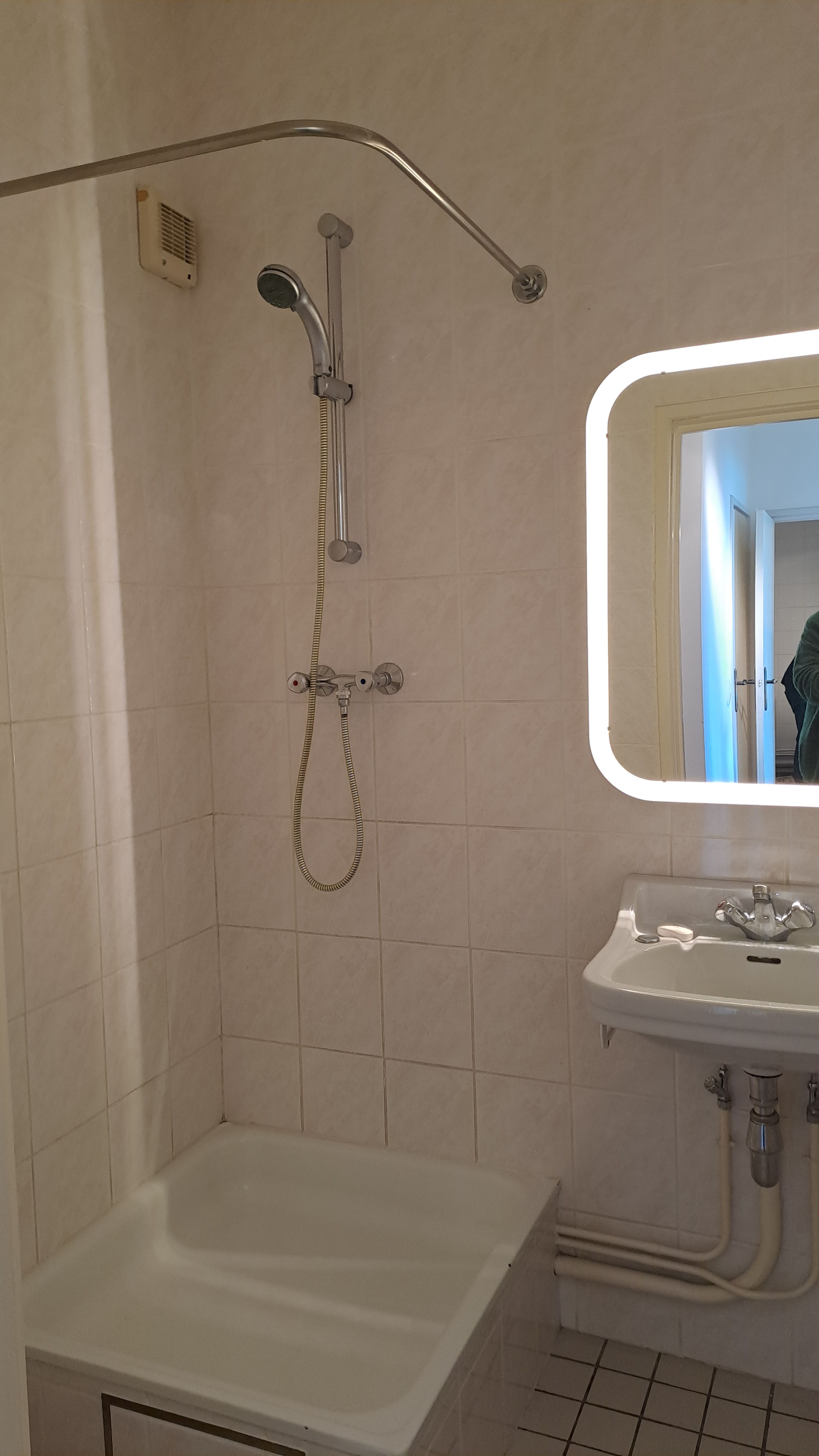 Lichtrijk appartement met panoramisch uitzicht op toplocatie - foto 9