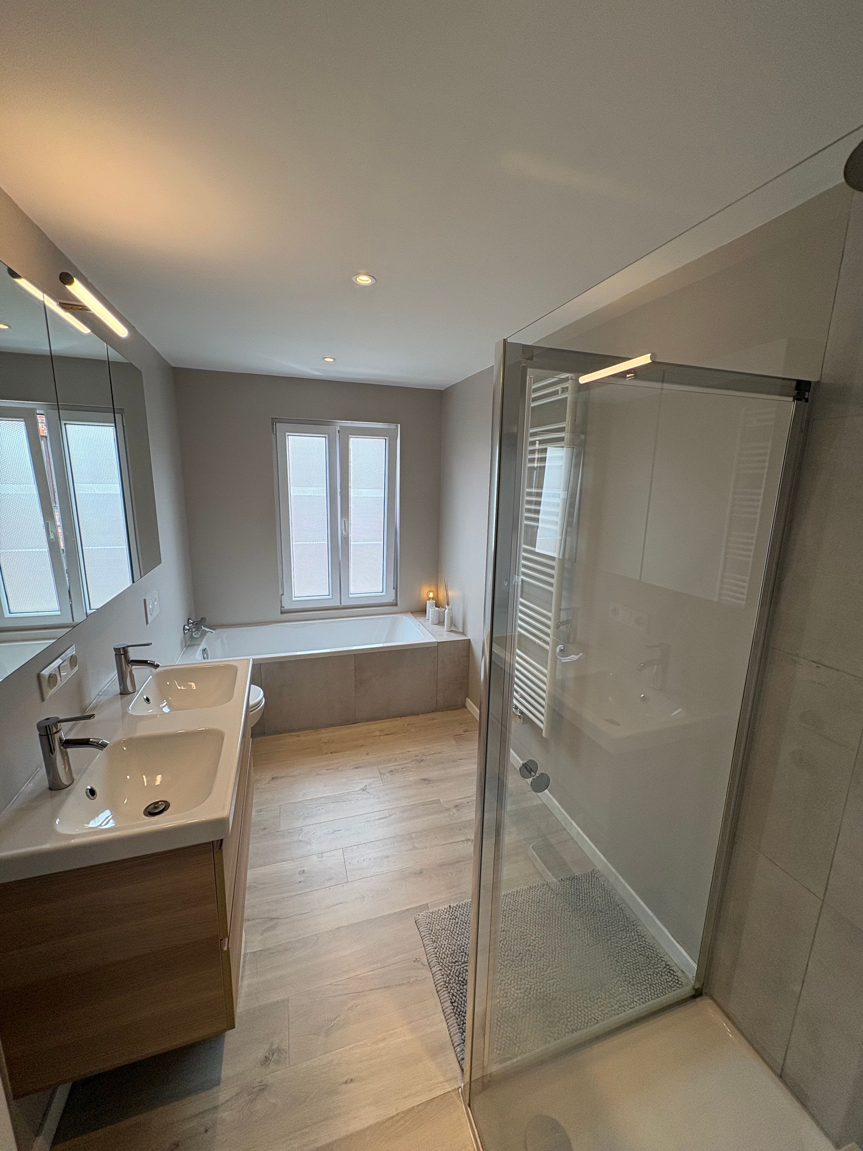 Gerenoveerde Woning te koop in centrum Sint-Niklaas met 3+ slaapkamers en tuin  - foto 4