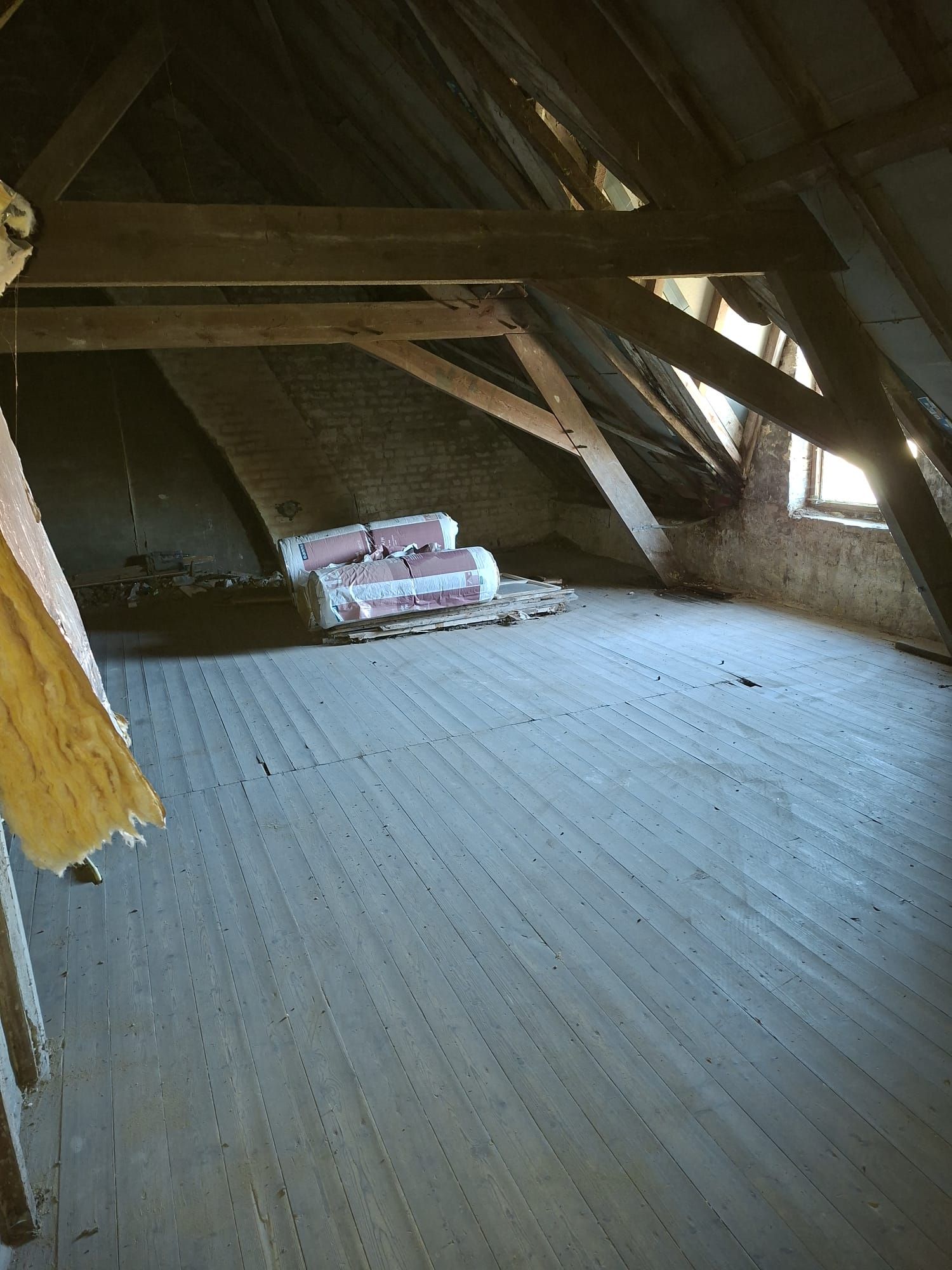 Charmante rijwoning met authentieke elementen en 6 slaapkamers en tuin - foto 9