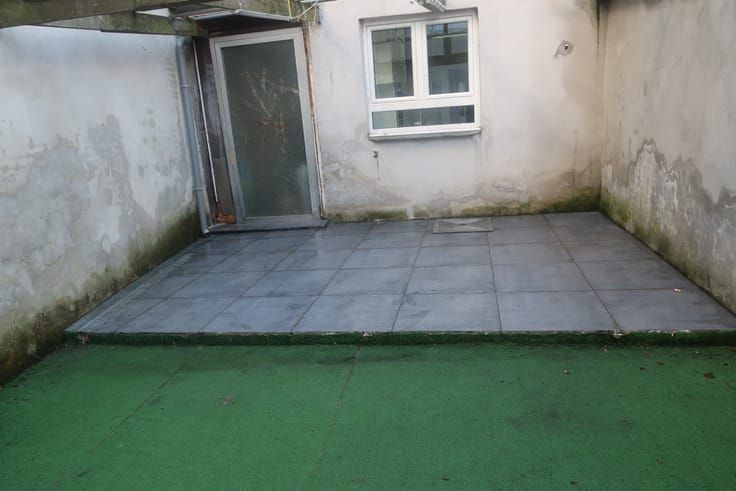 goed gelegen grote huis met tuin om te renoveren. - foto 9