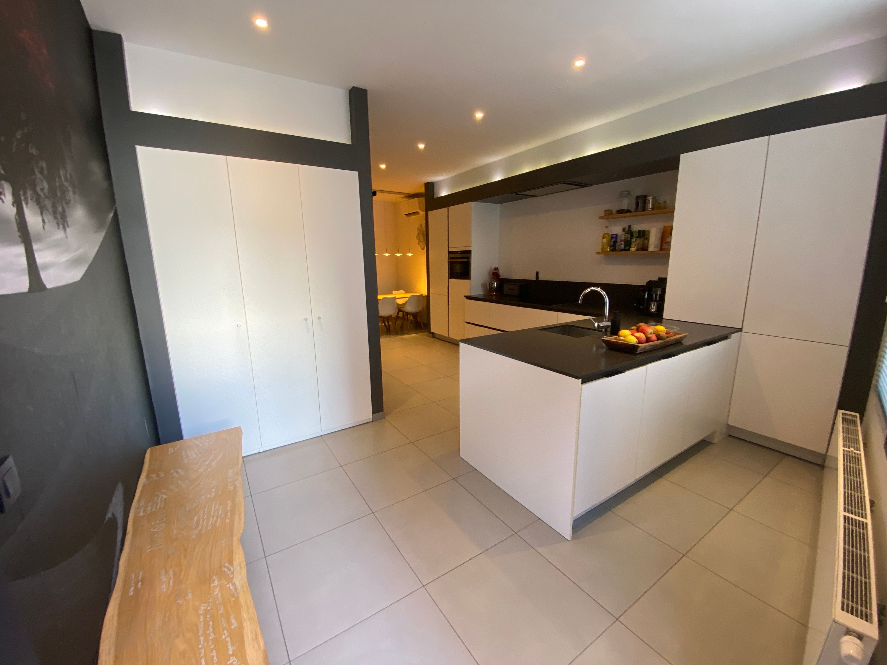 Energiezuinige gerenoveerde woning met tuin en garage in het centrum van Niel - foto 2