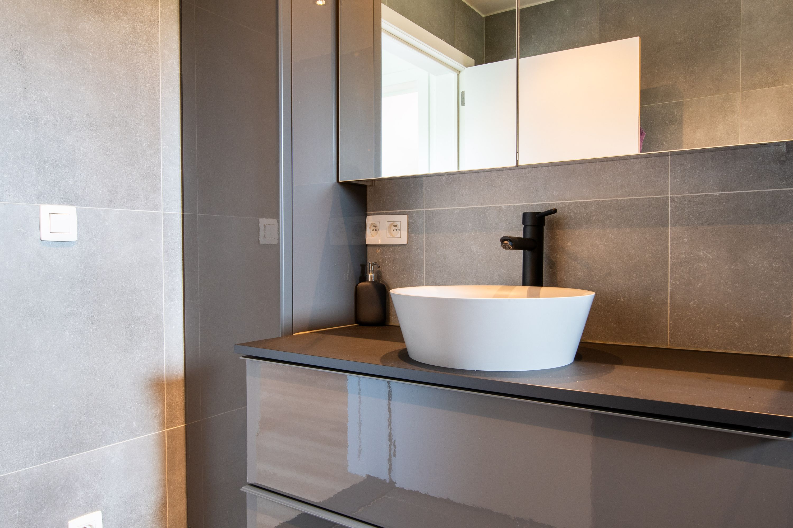 Luxueus gerenoveerde woning op 44 are te koop met een uitzonderlijk epc -20 - foto 3