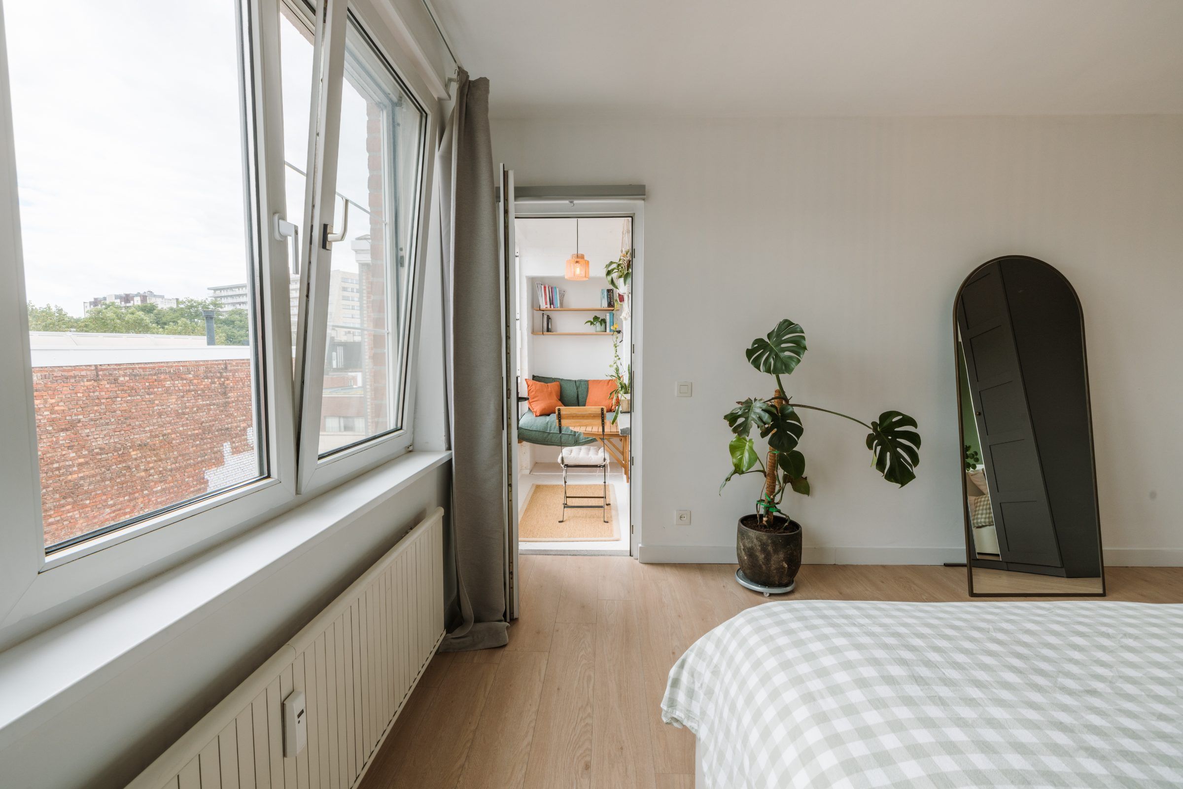 Instapklaar, lichtrijk appartement met 2 slaapkamers en terras - foto 6