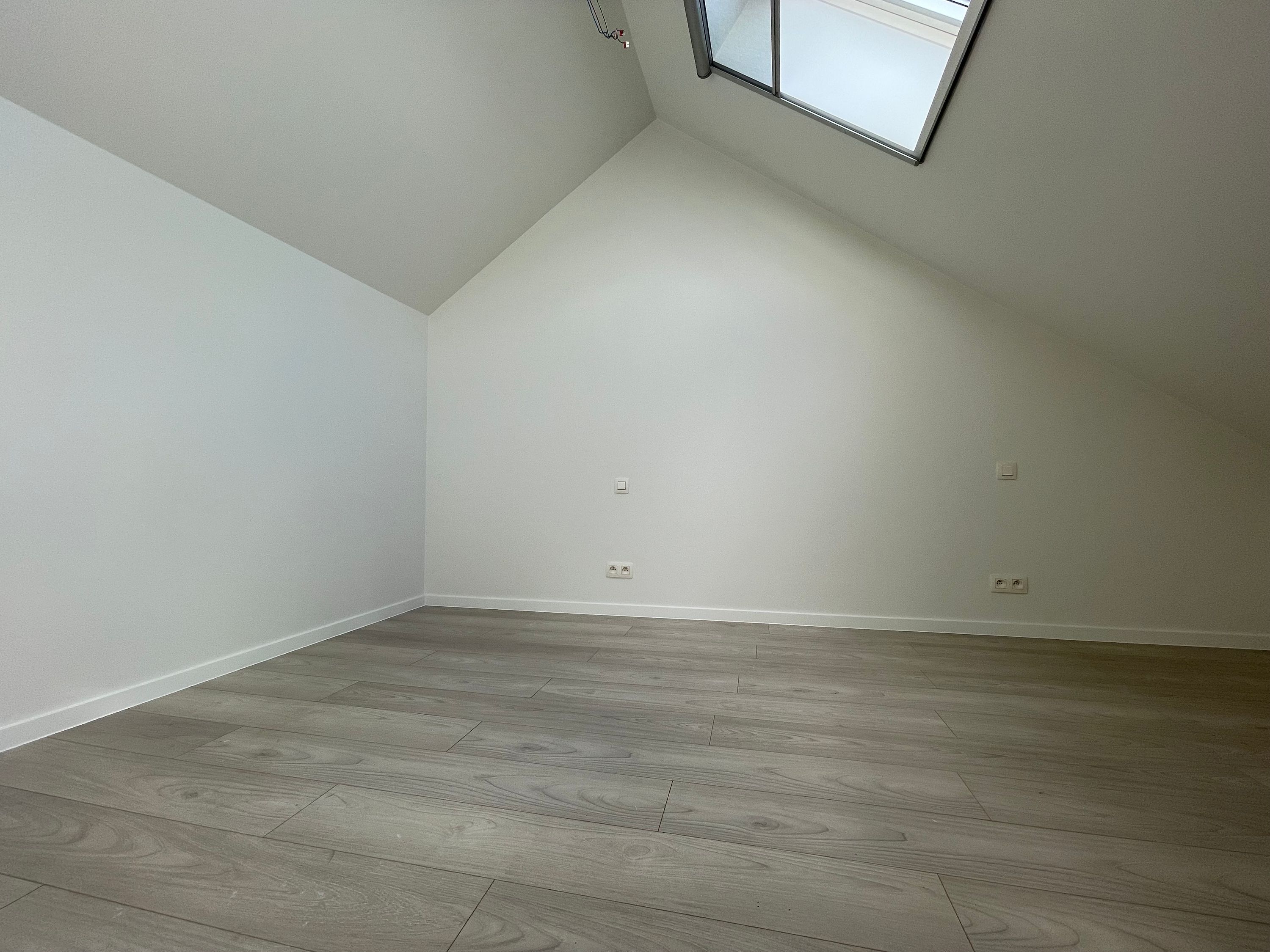 Instapklare, volledig gerenoveerde woning met oostgericht terras, op slechts 400 - foto 8