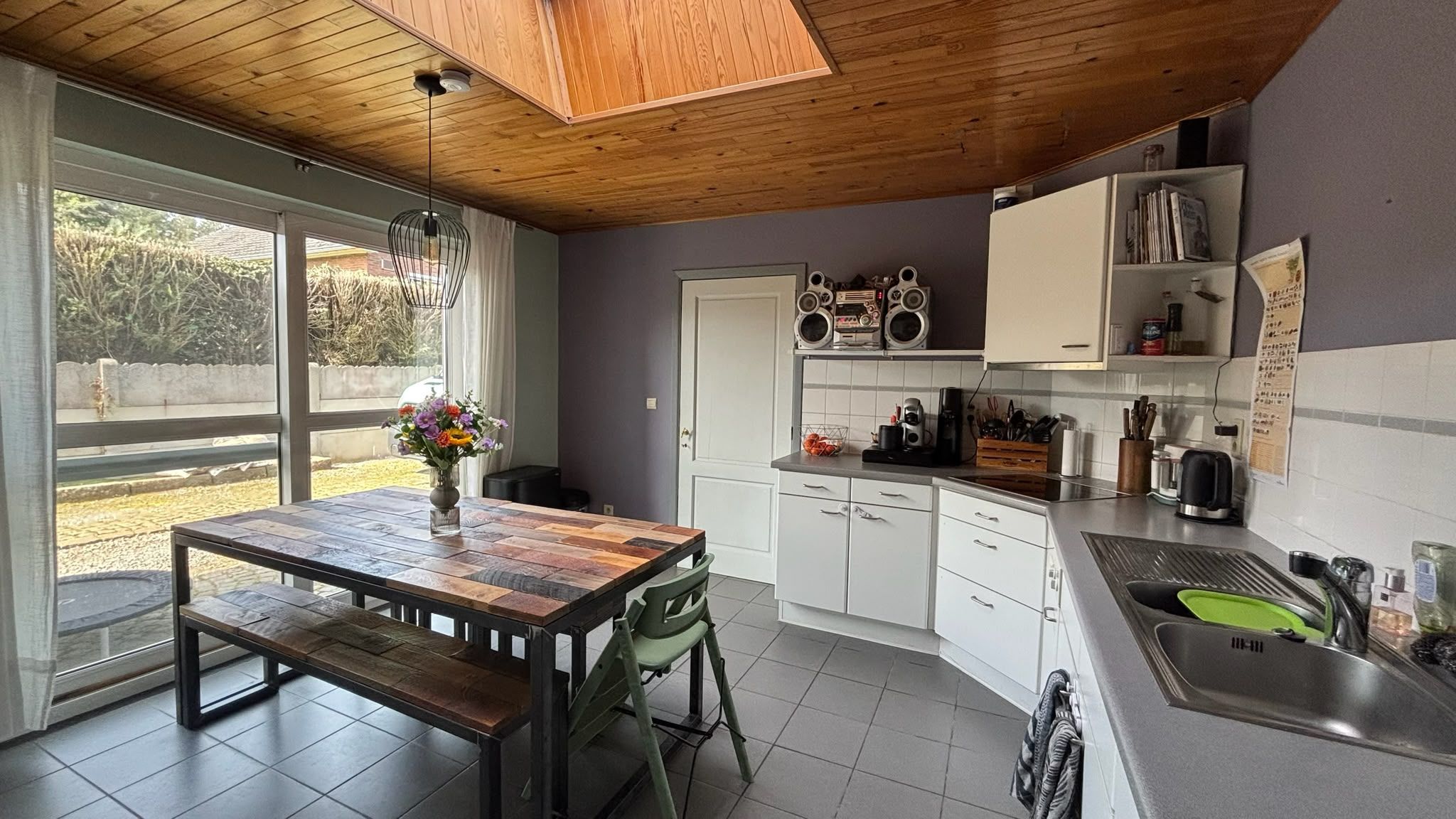 Instapklare halfopen bebouwing met apart kantoor en grote tuin op 8a50 - foto 8