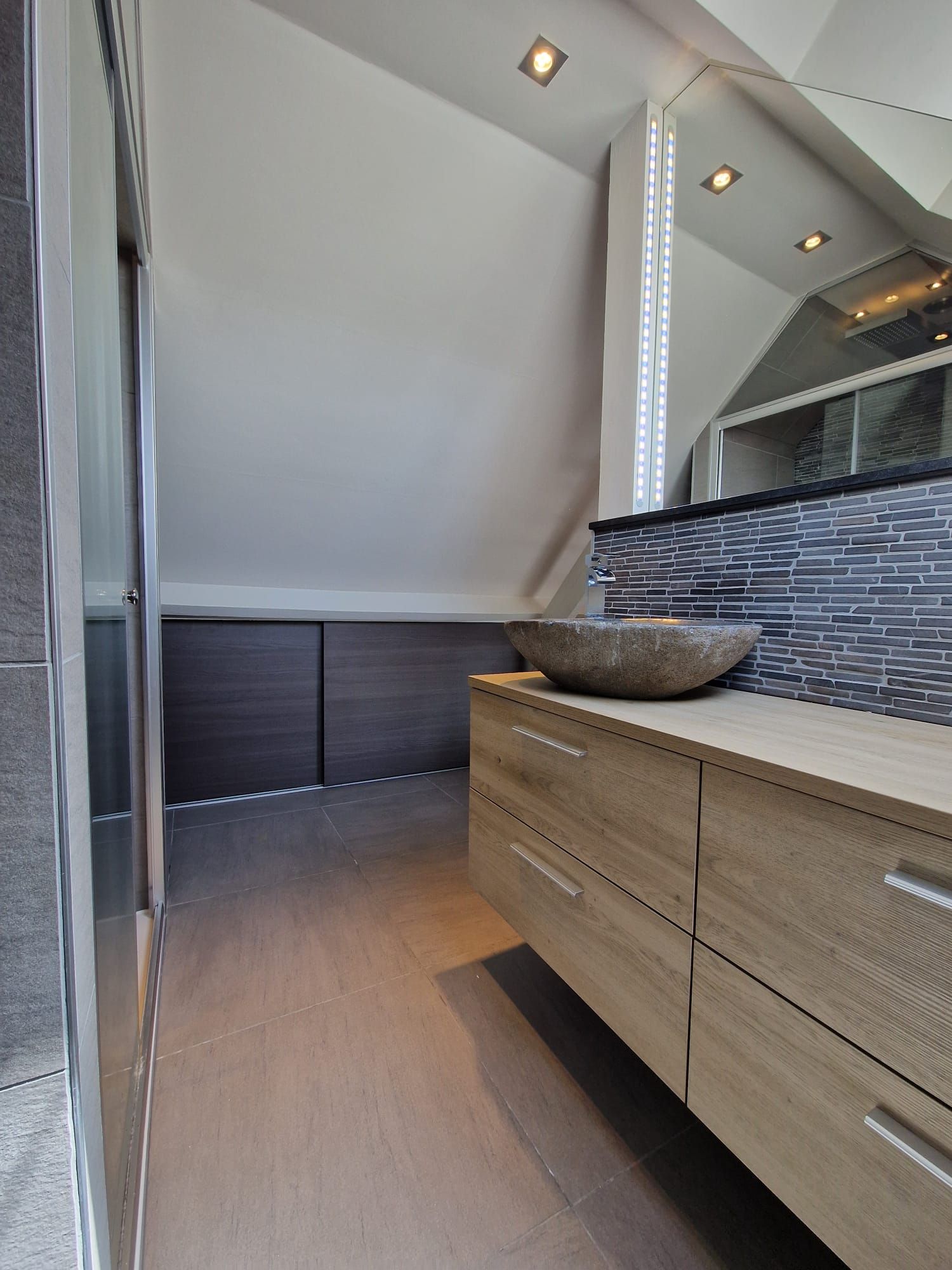 Unieke en lichtrijke dakappartement met mezzanine - foto 10