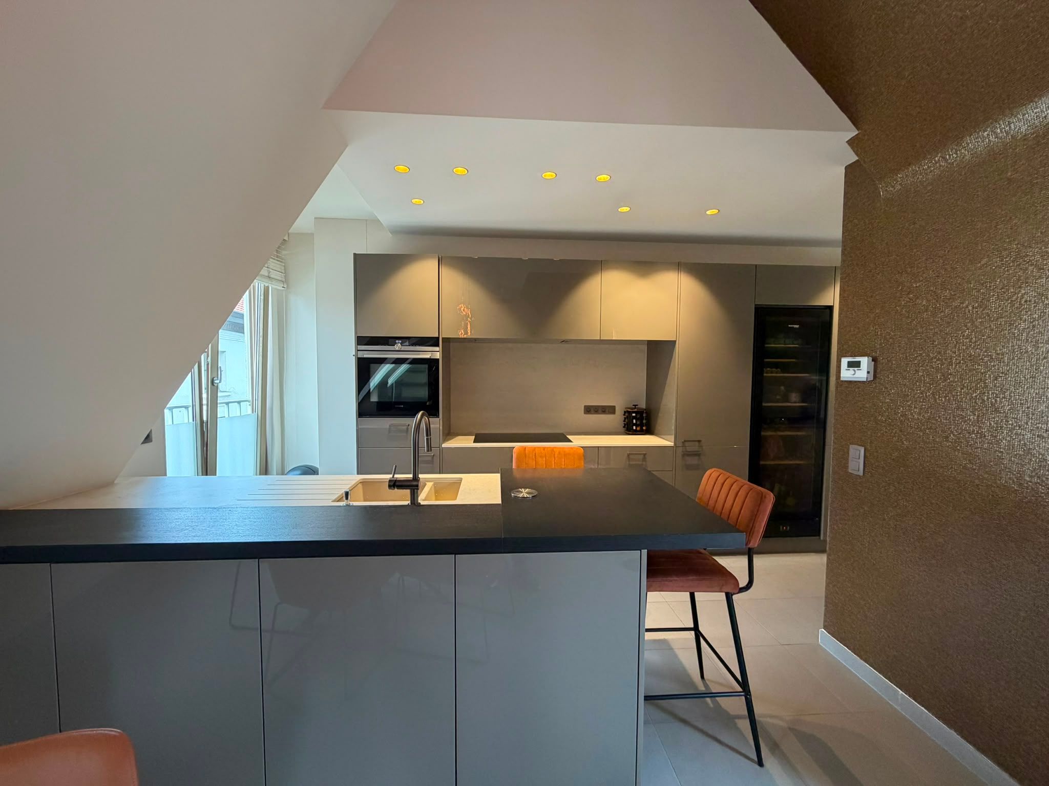 Hoogwaardig afgewerkt & instapklaar 2-slaapkamerappartement - foto 4