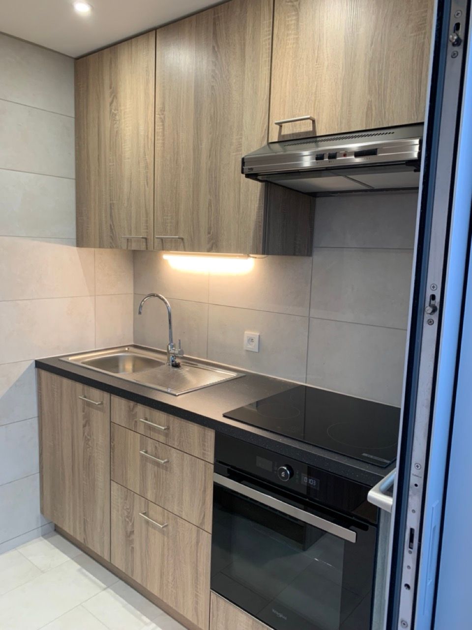 Volledig gerenoveerde studio met groot zonnig terras en lift - foto 2