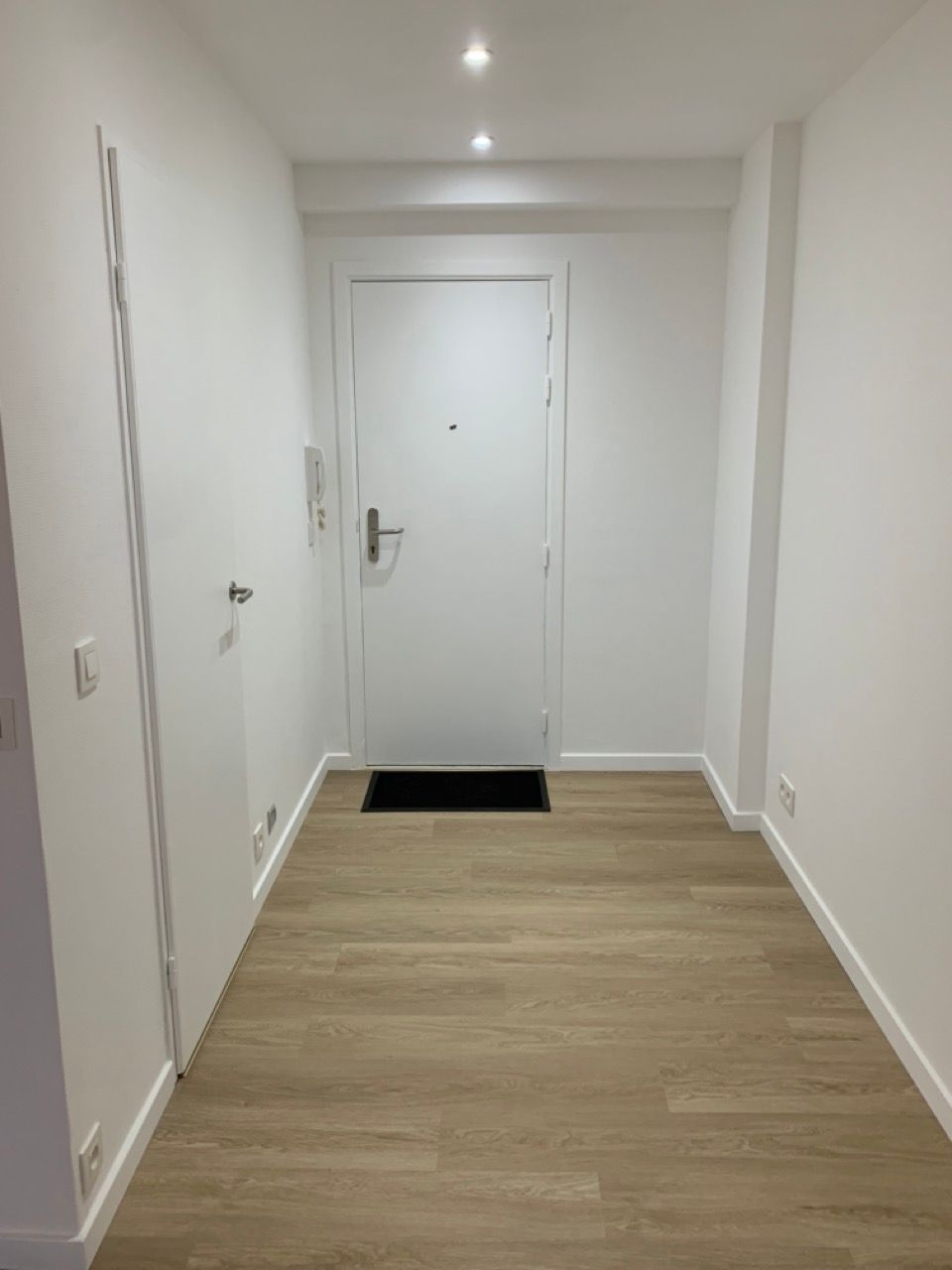 Volledig gerenoveerde studio met groot zonnig terras en lift - foto 7