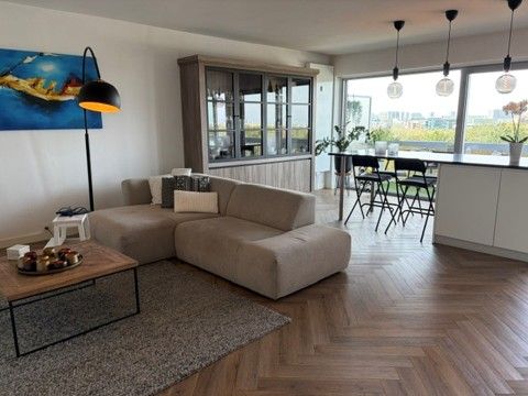 Lichtrijk 2-slkm app met terras en panoramisch zicht - foto 3