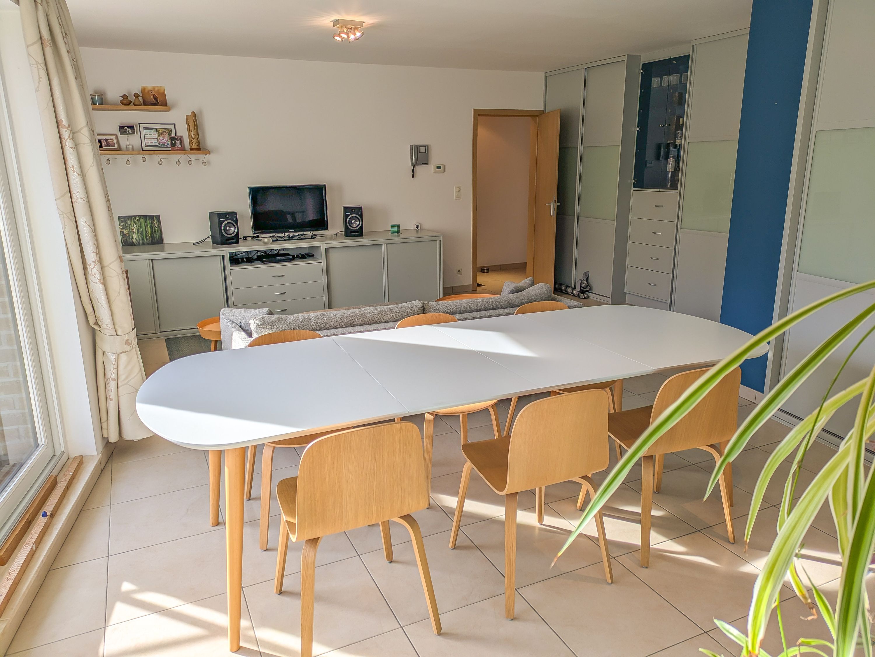 Instapklaar appartement met 2 slaapkamers en inpandige staanplaats in Merelbeke. - foto 5