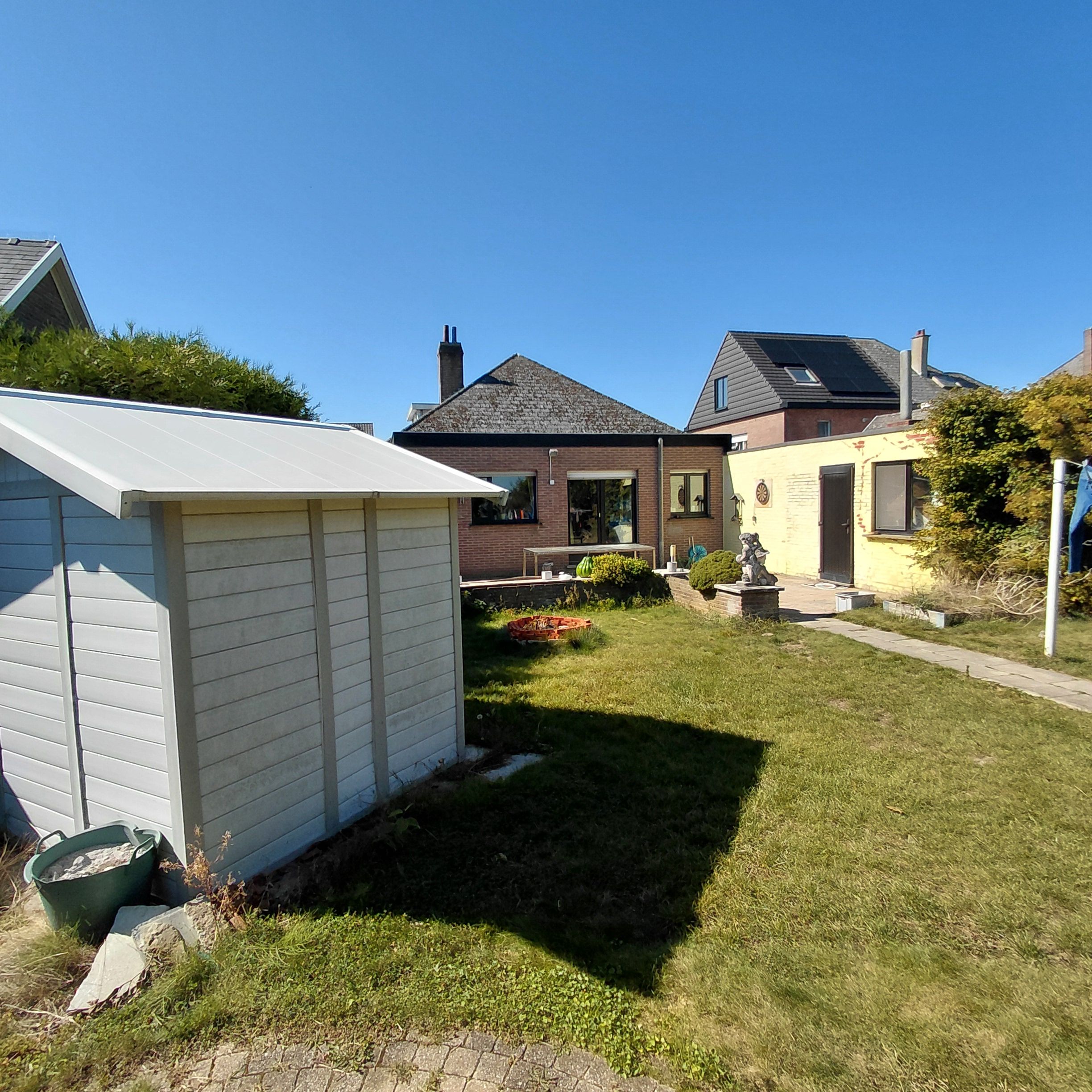 Bungalow met bovenverdieping en grote tuin, groene omgeving - foto 4