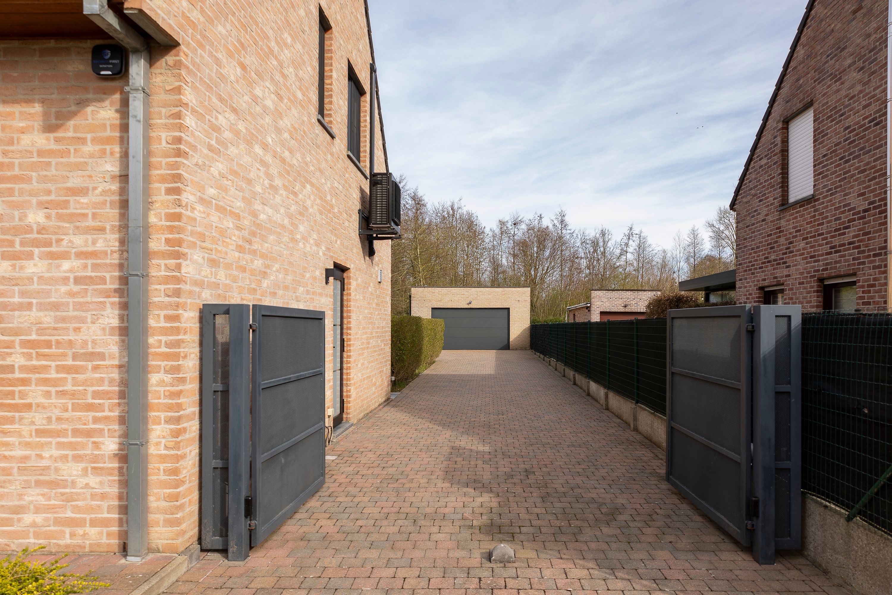 Energiezuinige, alleenstaande woning met 3 slpks, ruime garage en tiny house - foto 2