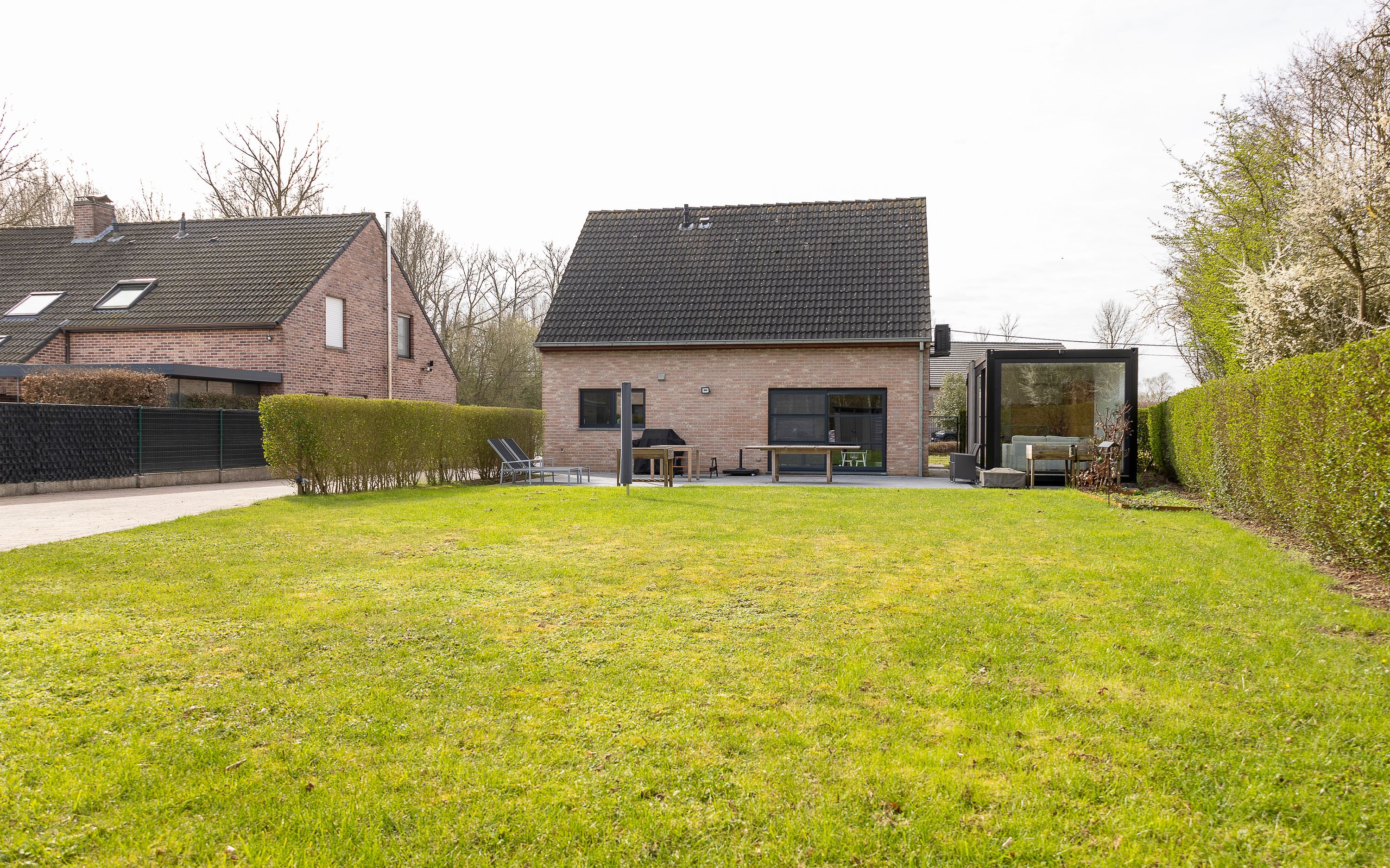 Energiezuinige, alleenstaande woning met 3 slpks, ruime garage en tiny house - foto 3