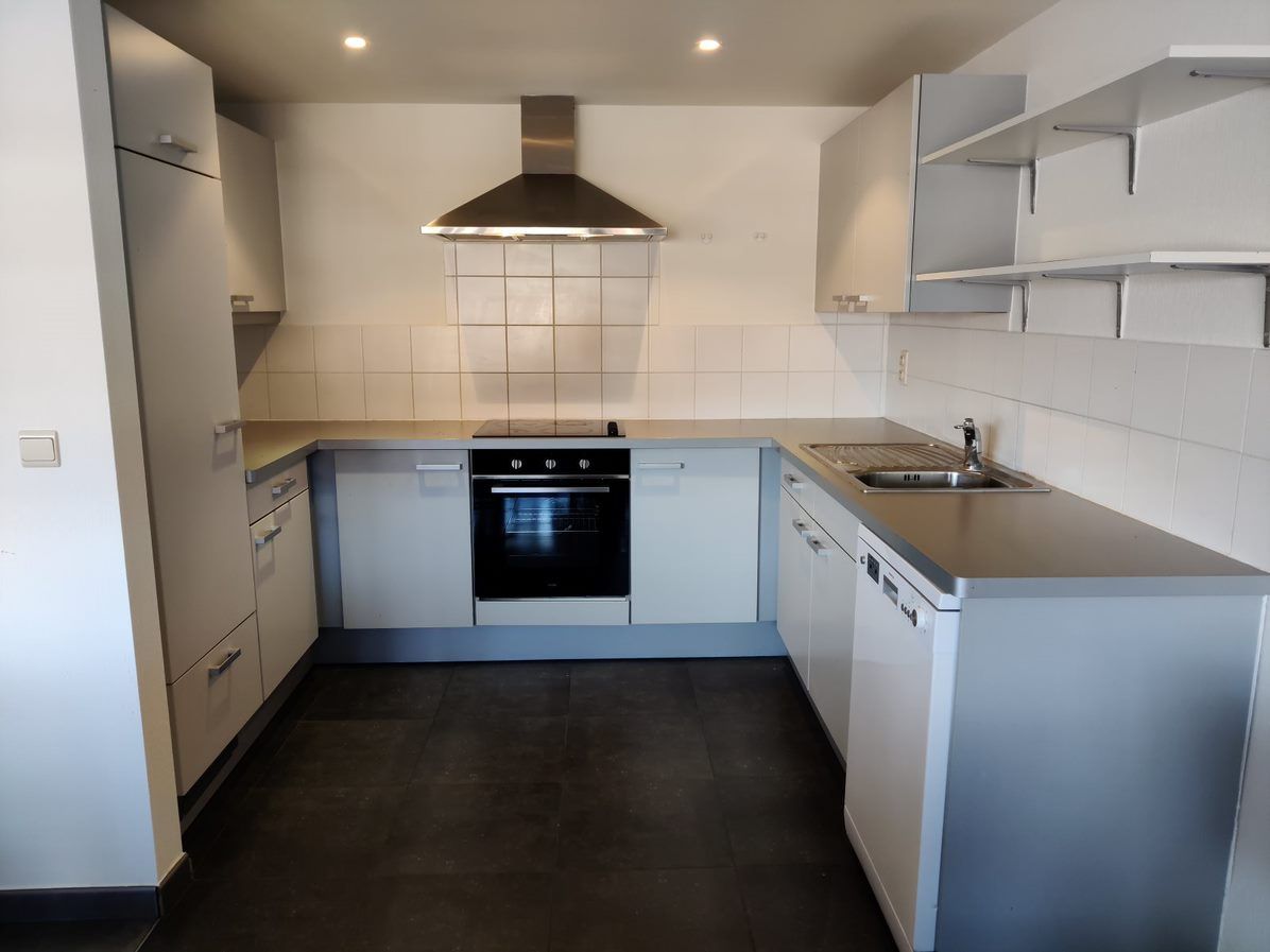 Instapklaar appartement met overdekte autostaanplaats - foto 2