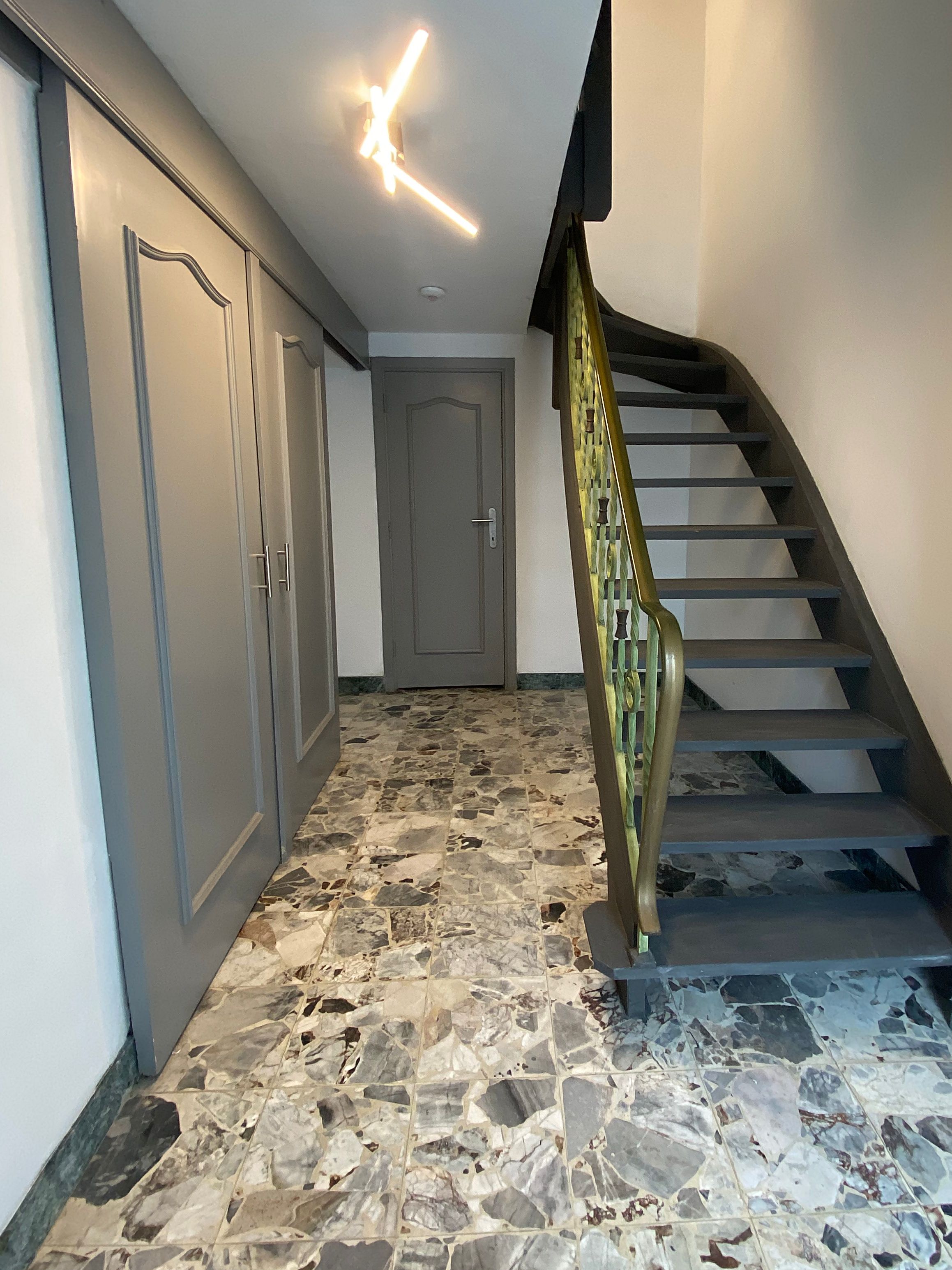 Instapklare bel-etage op wandelafstand van het treinstation - foto 2