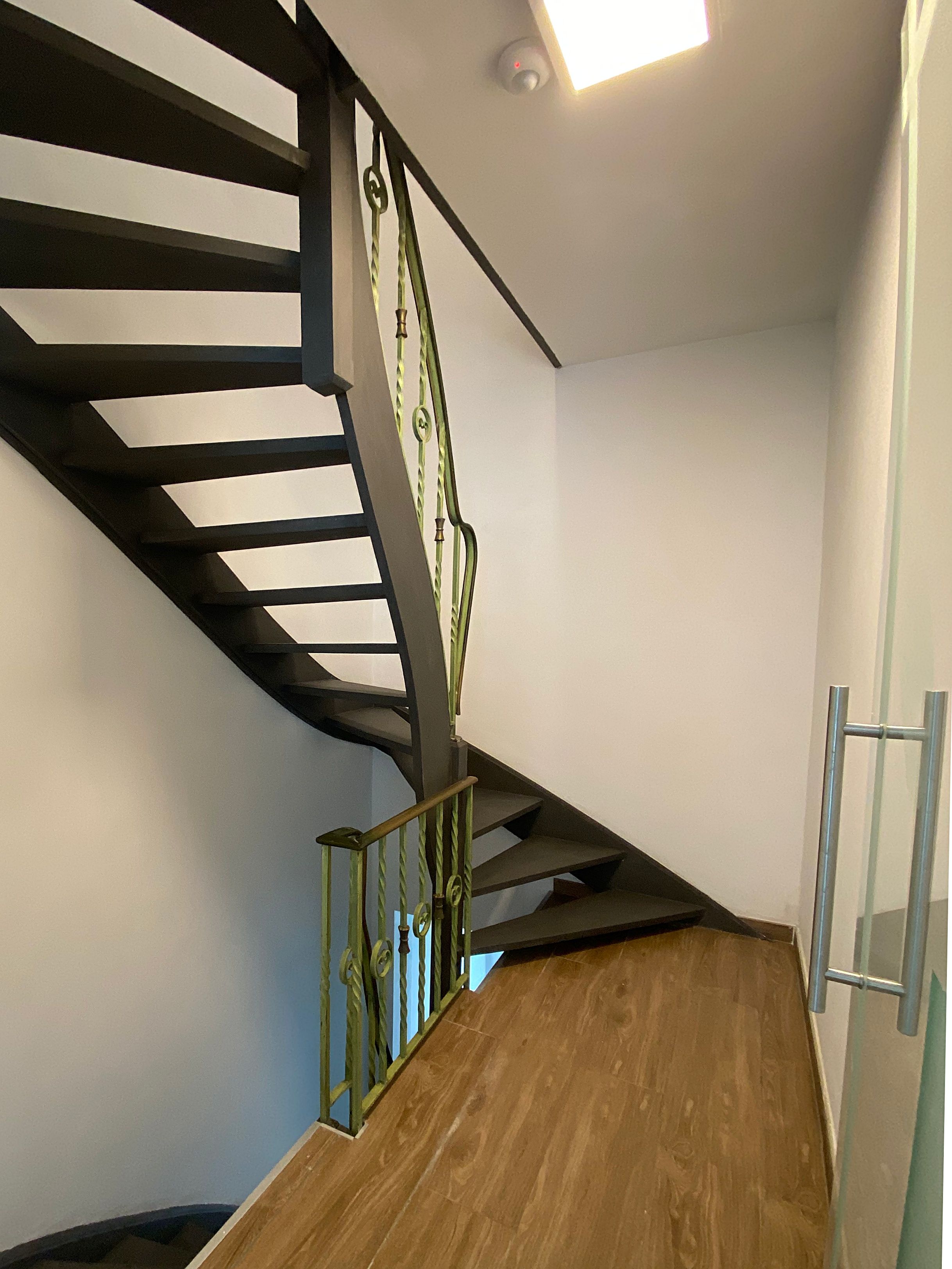 Instapklare bel-etage op wandelafstand van het treinstation - foto 6