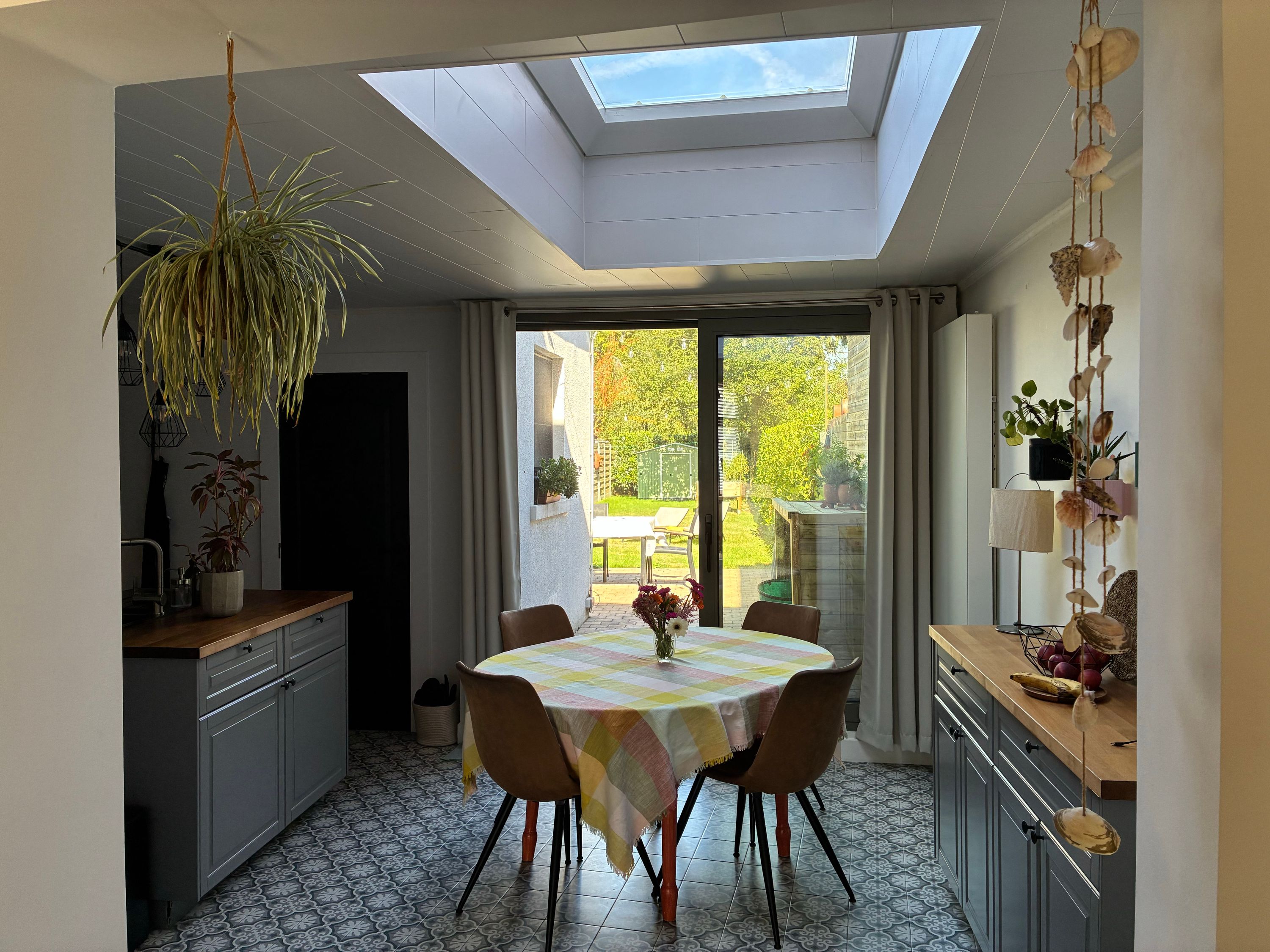 Instapklare rijwoning met zonnige tuin, centraal in Mortsel EPC B - foto 3
