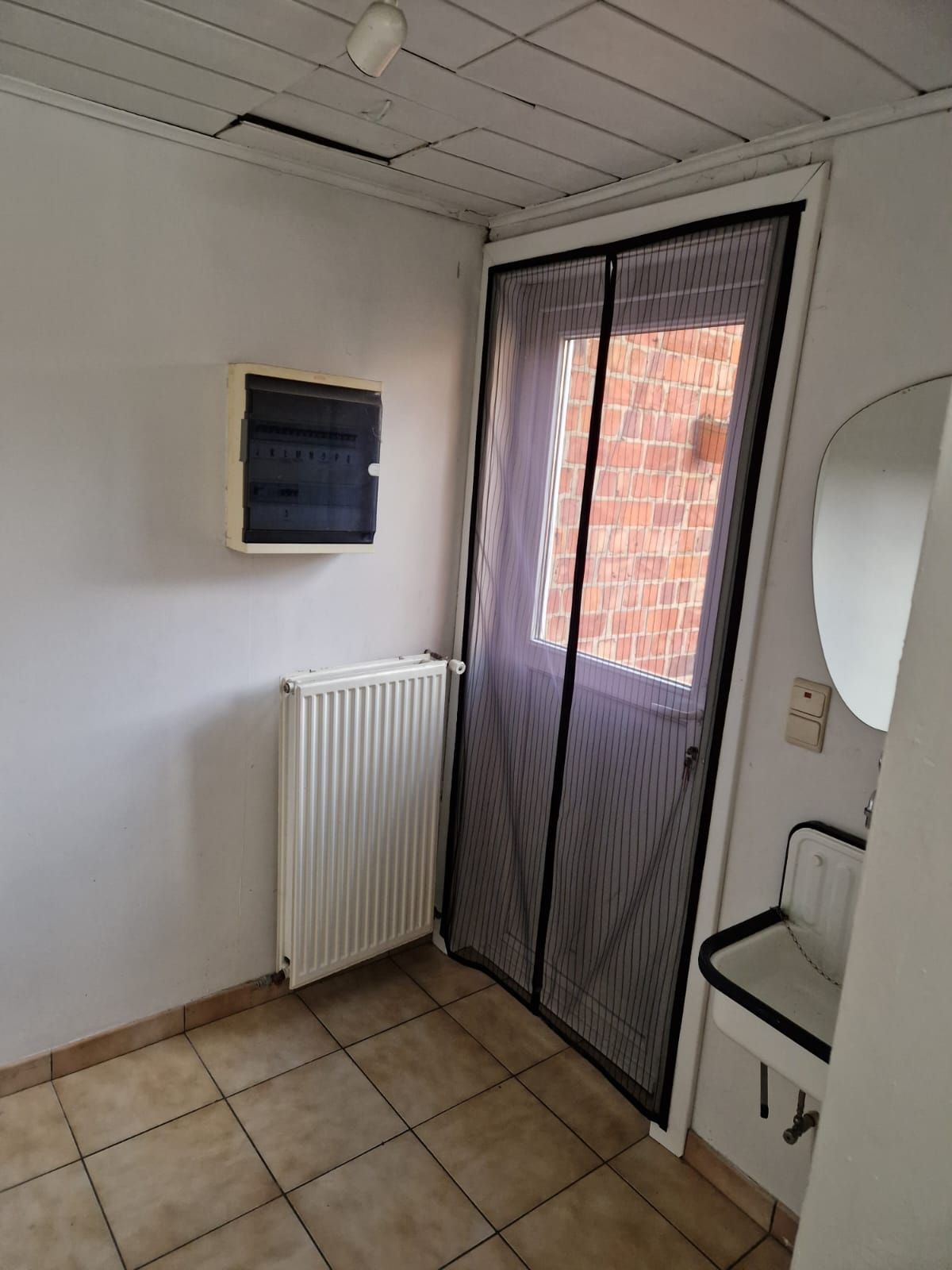 Rijwoning met 2 slpks, terrasje en zonnige tuin, Zwijnaarde - EPC C  - foto 4