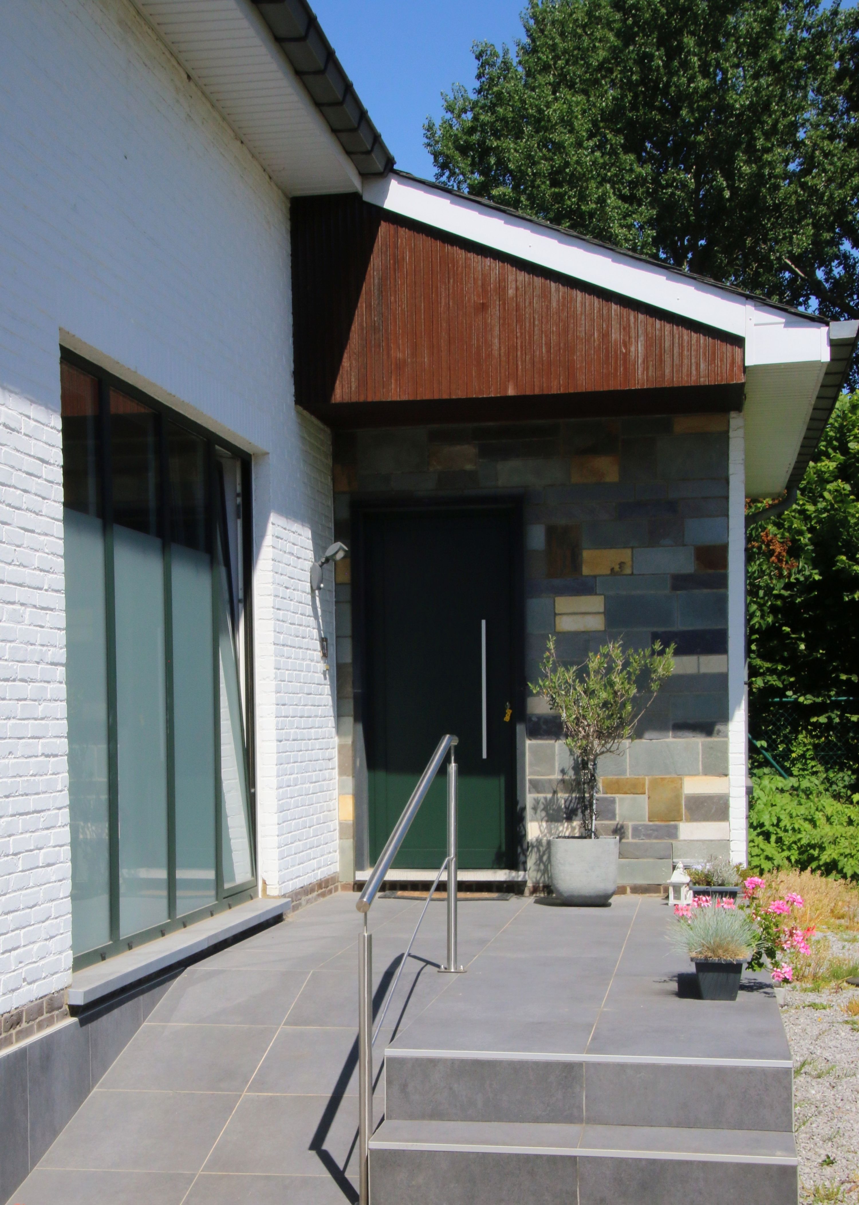 Villa, 3 slpk op 1275m² met zonnepanelen & praktijkruimte - foto 2