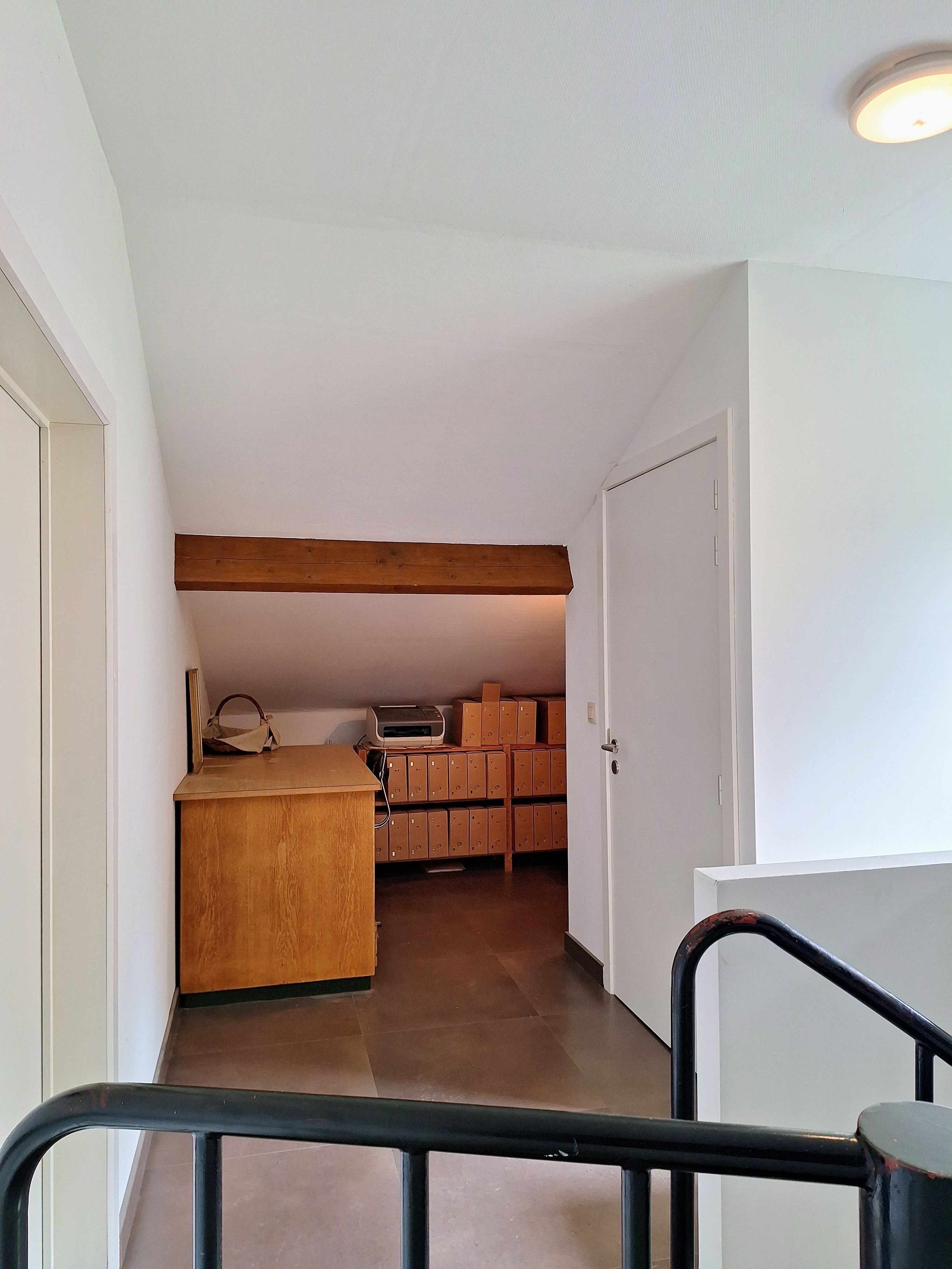 Villa, 3 slpk op 1275m² met zonnepanelen & praktijkruimte - foto 16