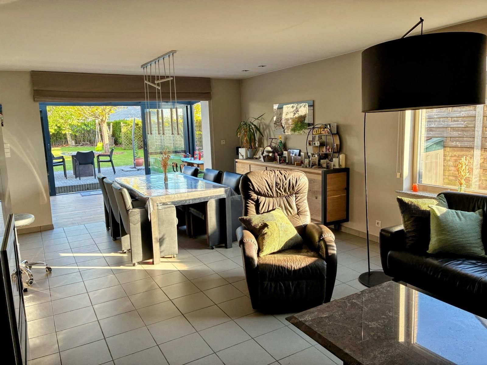 Gezellige instapklare alleenstaande woning met 4 slaapkamers & ruime tuin - foto 2