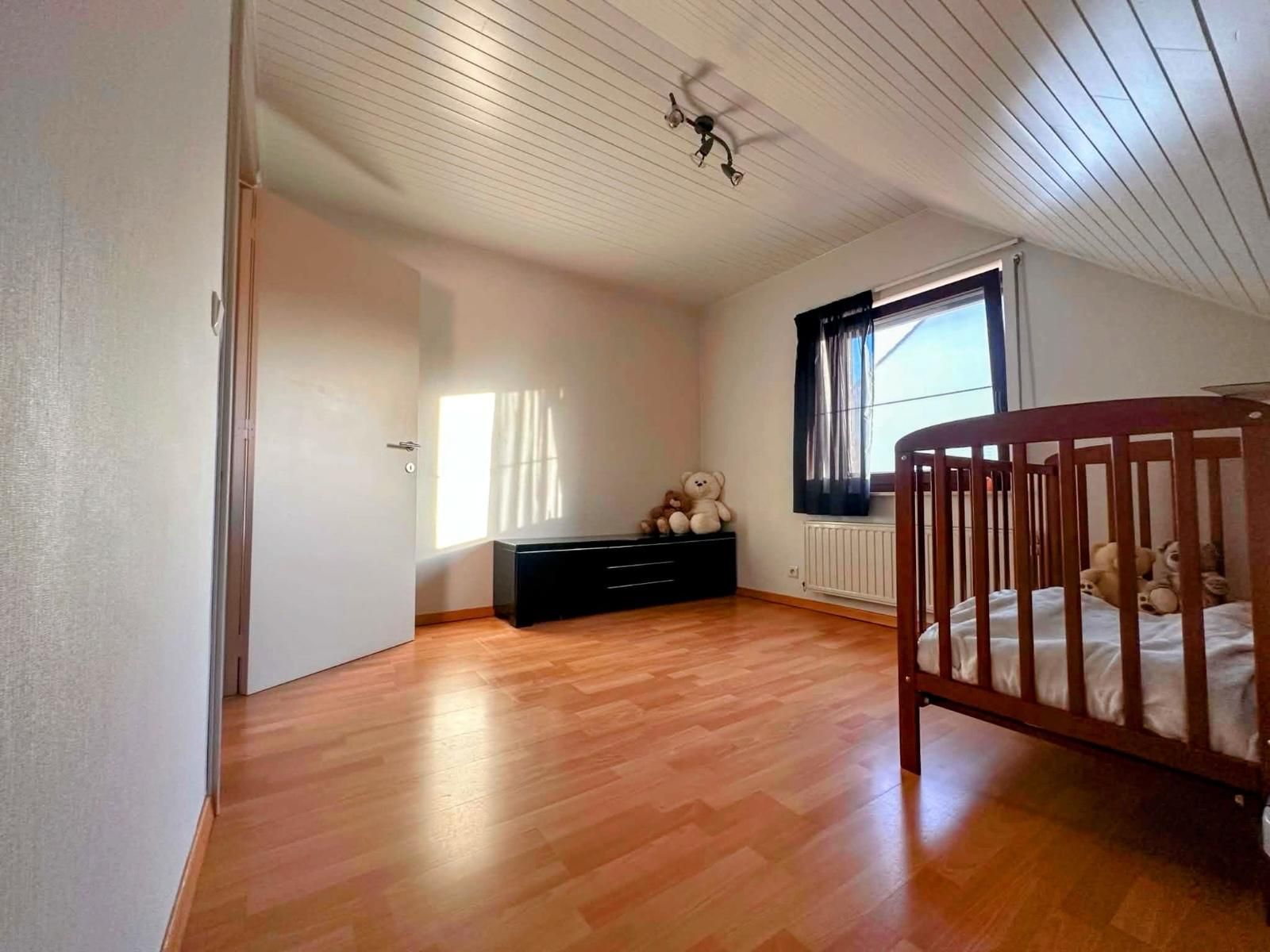 Gezellige instapklare alleenstaande woning met 4 slaapkamers & ruime tuin - foto 8
