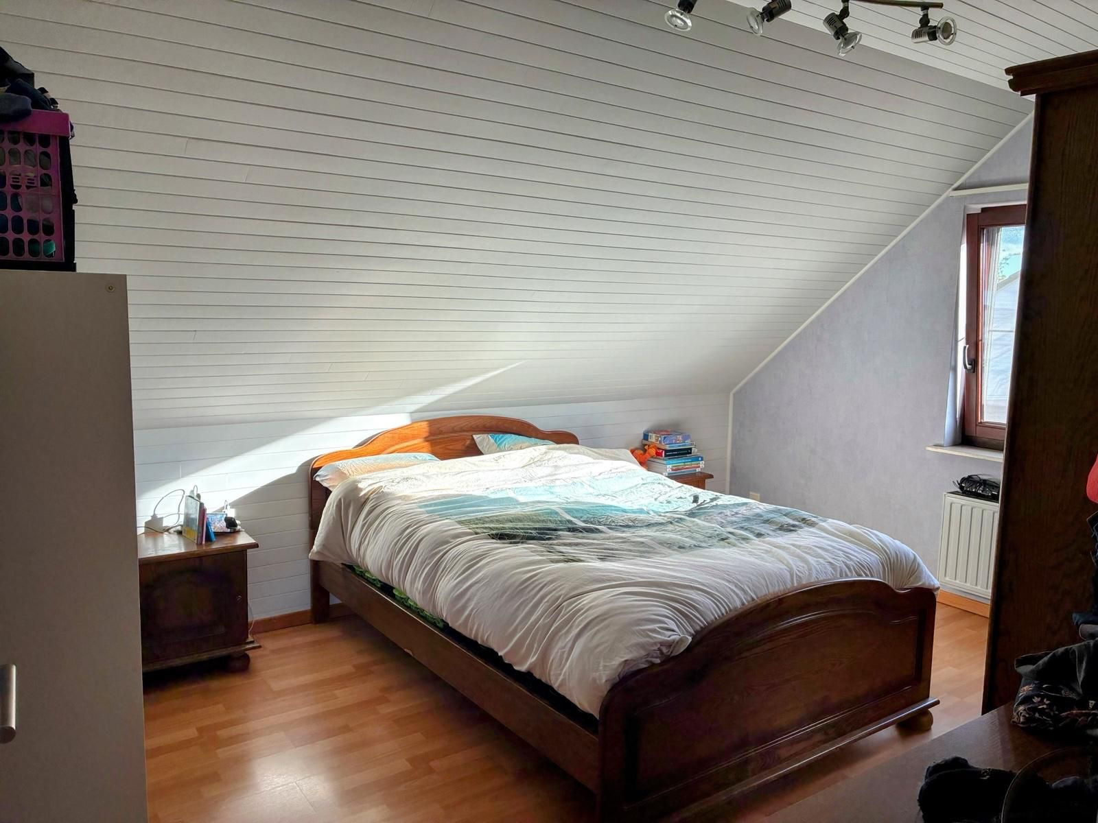 Gezellige instapklare alleenstaande woning met 4 slaapkamers & ruime tuin - foto 9
