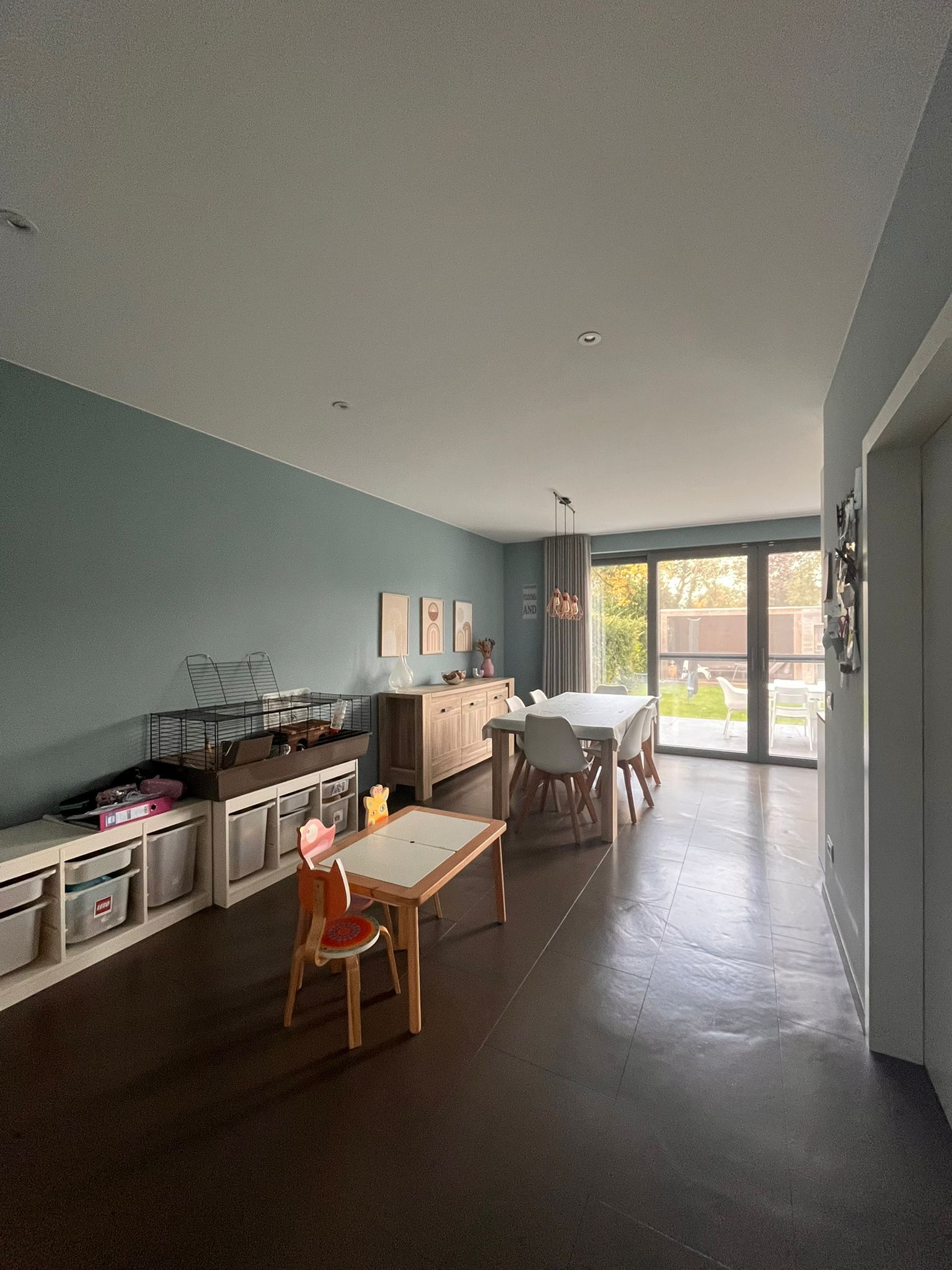 Ruime gezinswoning in een kindvriendelijke buurt. - foto 3