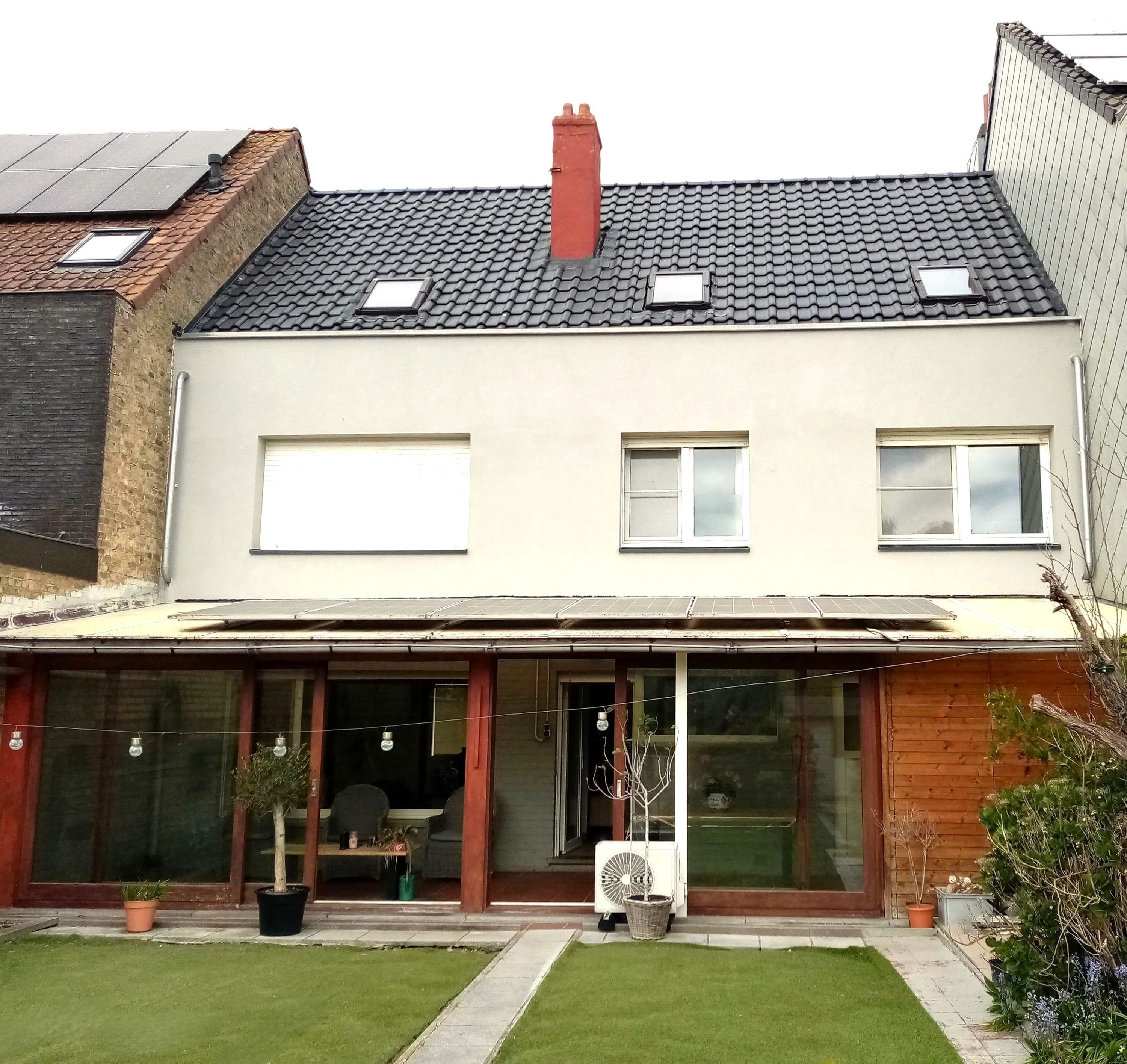 Ruime woning vlak bij zee met kangoeroewoning, grote tuin,... - foto 5
