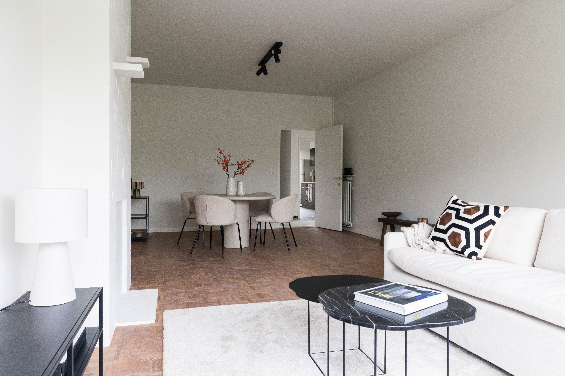 Instapklaar en lichtrijk 3-slaapkamerappartement in Berchem - foto 9