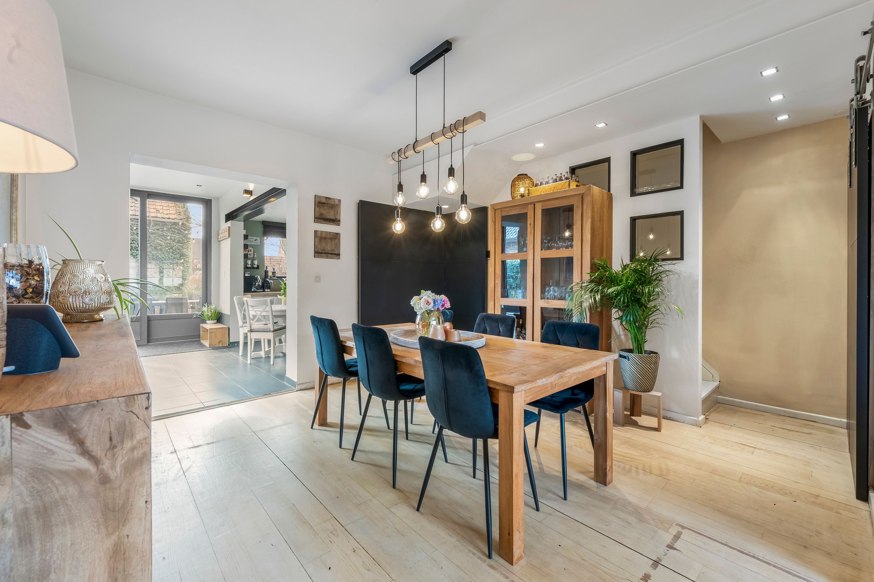 Mooi gerenoveerde halfopen woning, rustig gelegen vlakbij het centrum - foto 3